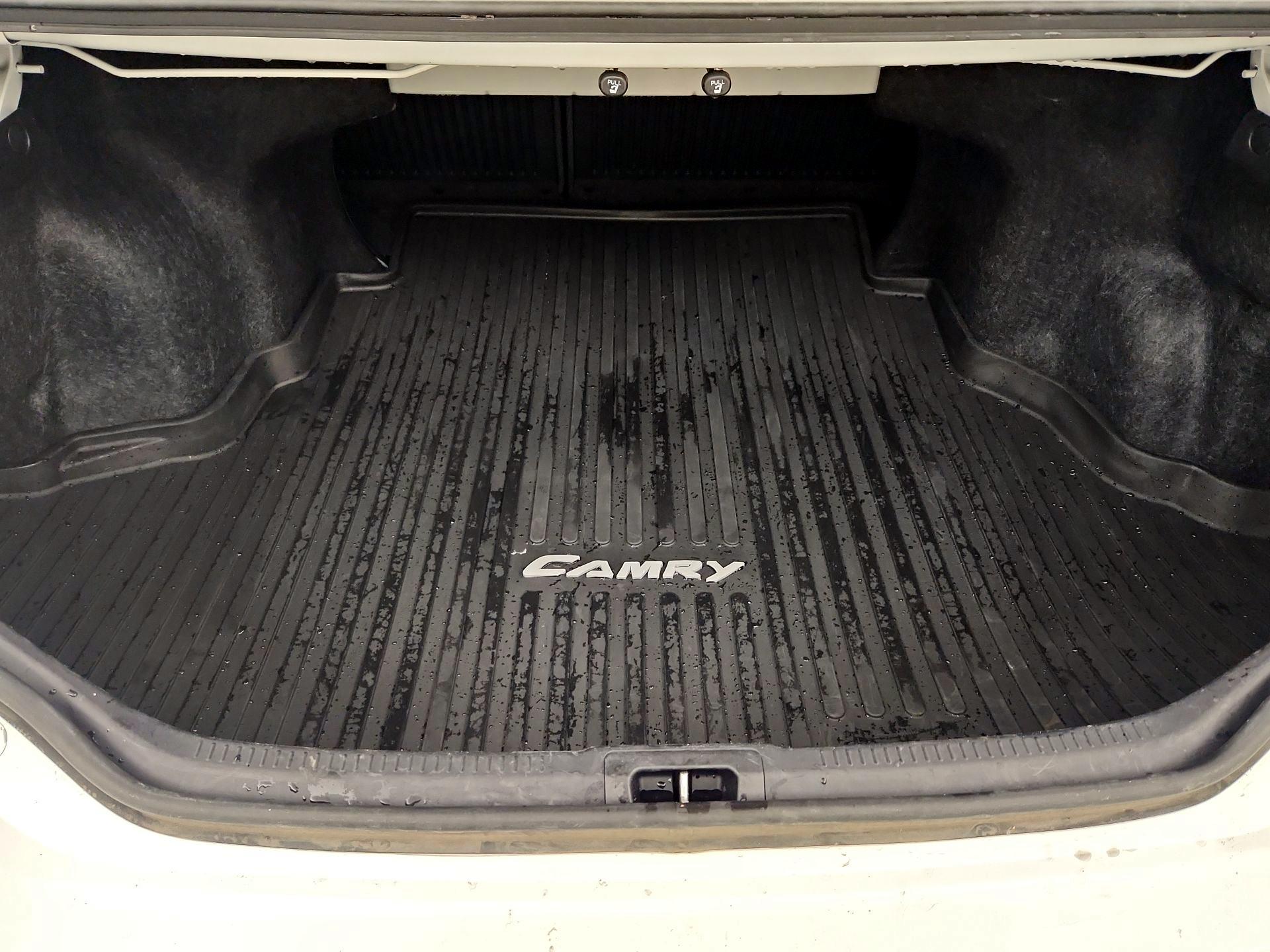 Thumbnail: 2015 Toyota Camry - 20