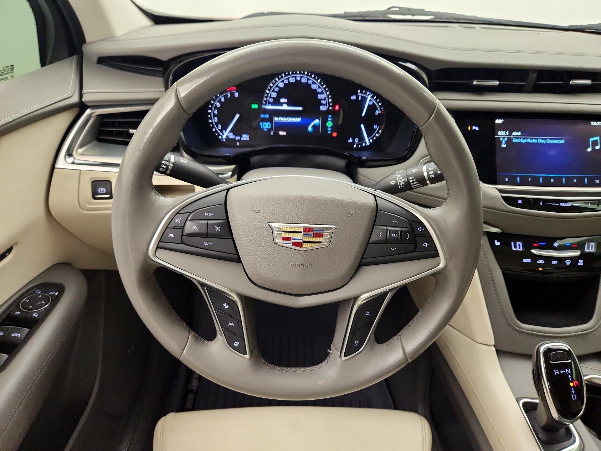 Thumbnail: 2017 Cadillac XT5 - 10