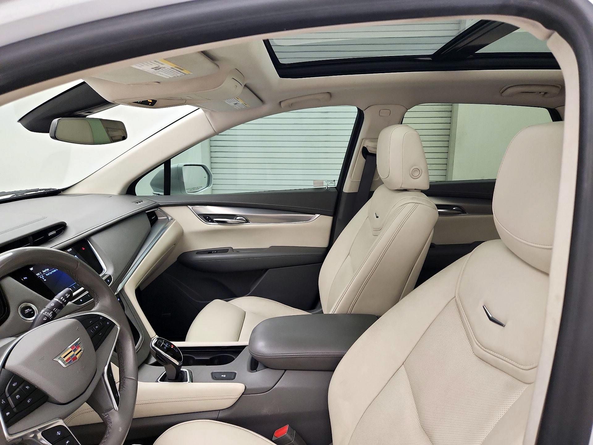 Thumbnail: 2017 Cadillac XT5 - 19