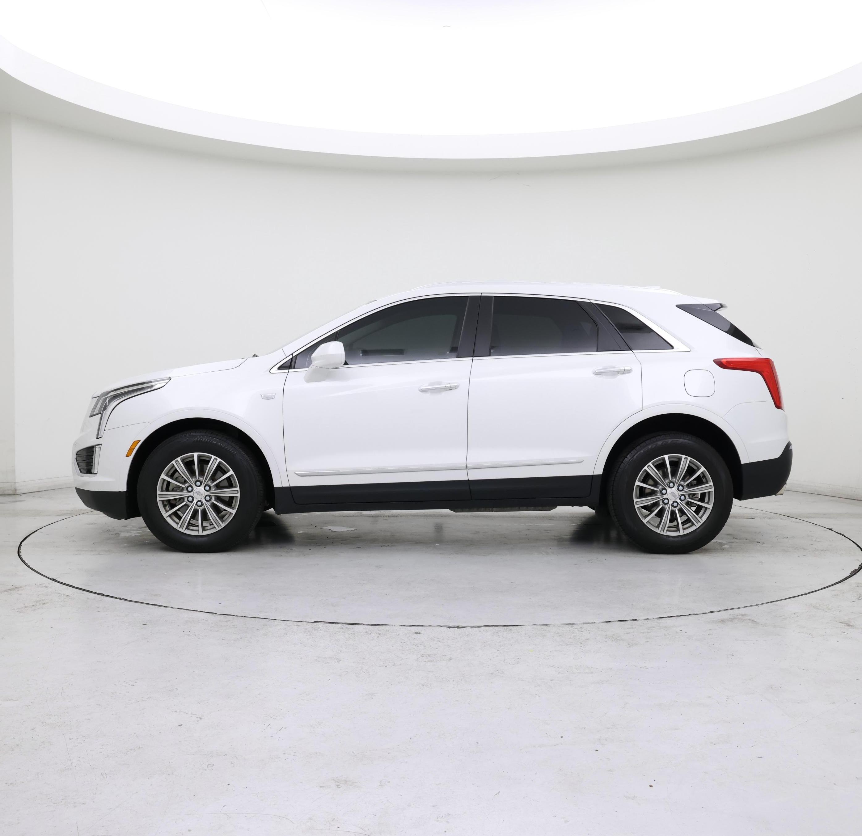 Thumbnail: 2017 Cadillac XT5 - 3