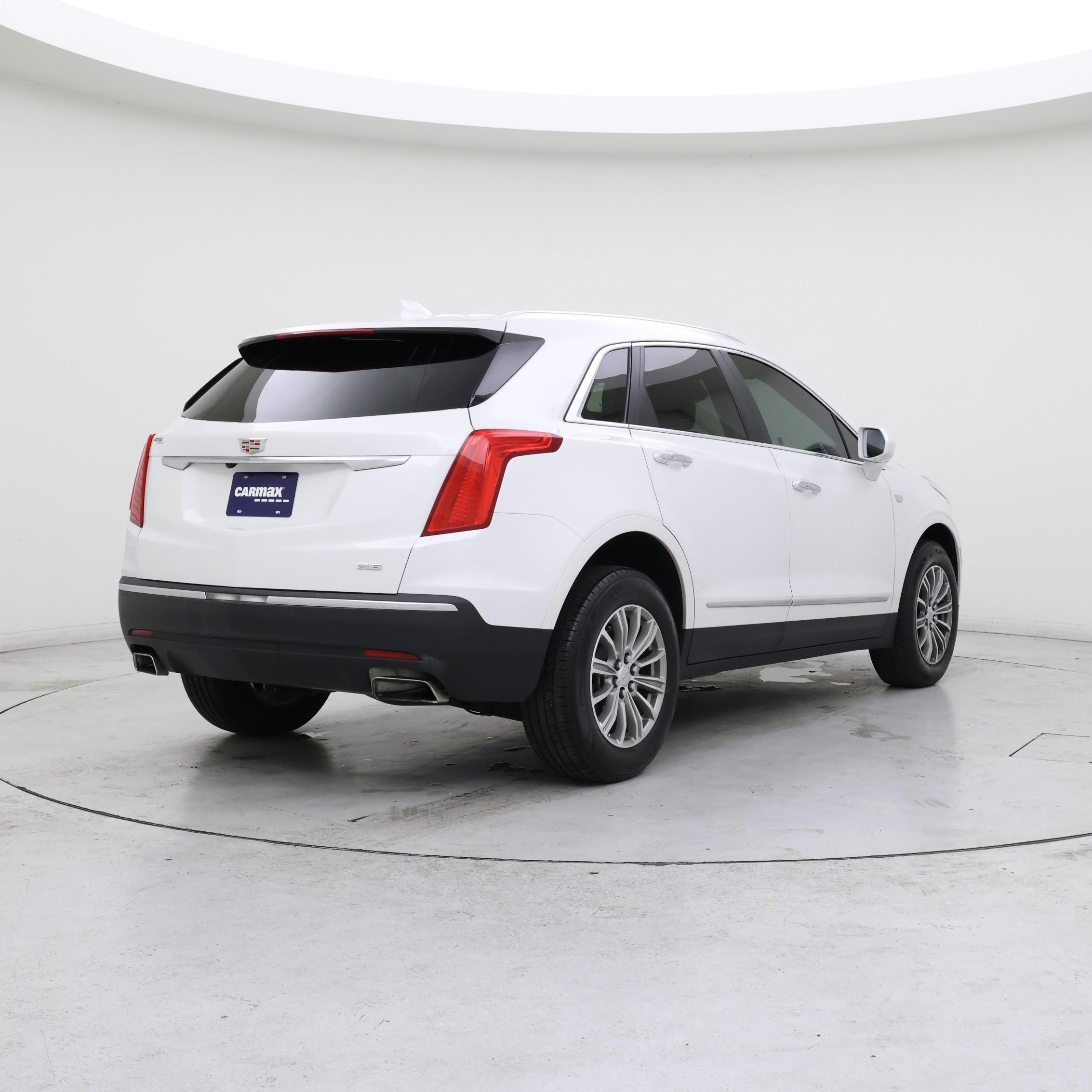 Thumbnail: 2017 Cadillac XT5 - 8