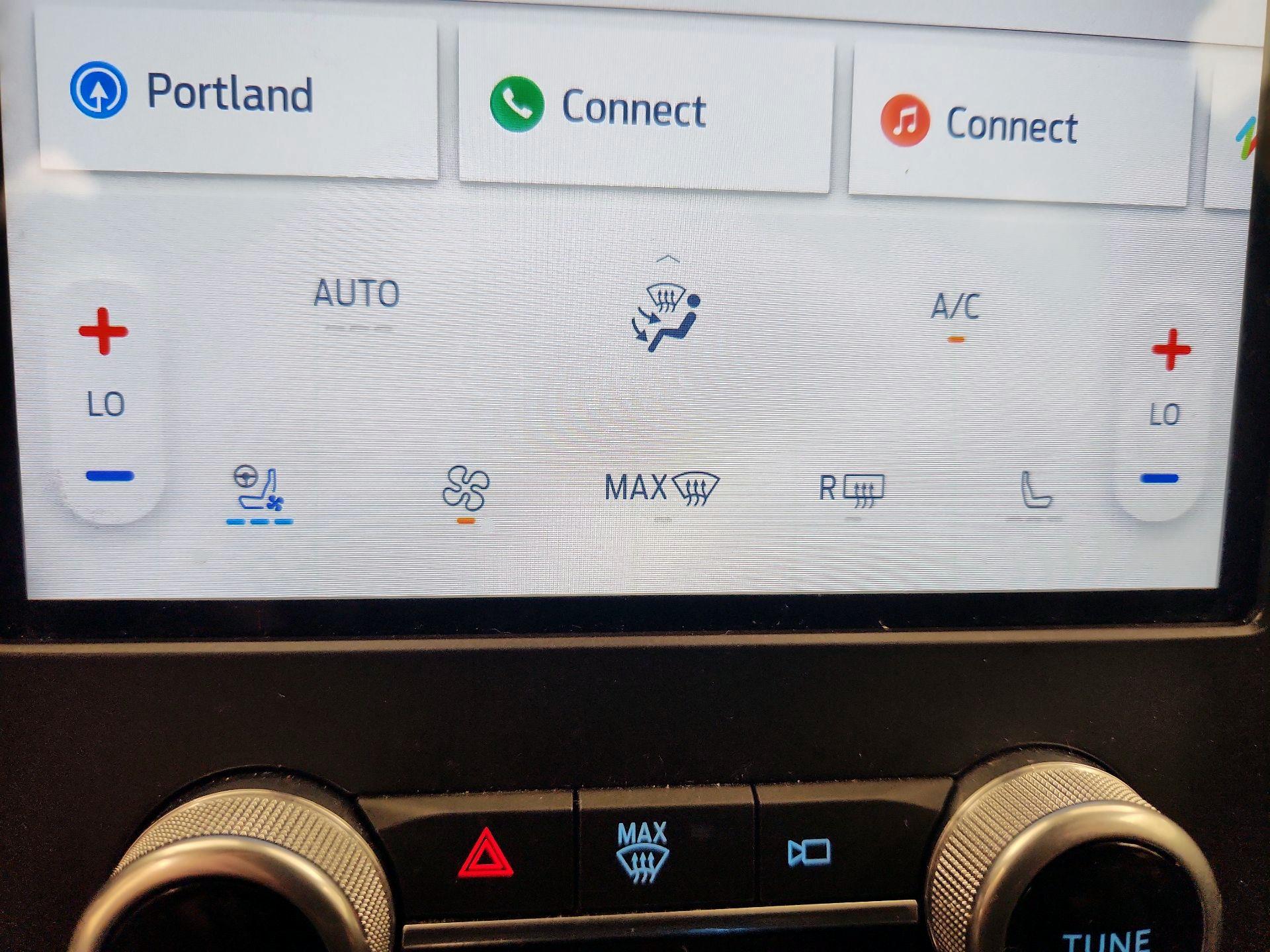Thumbnail: 2021 Ford Edge - 17