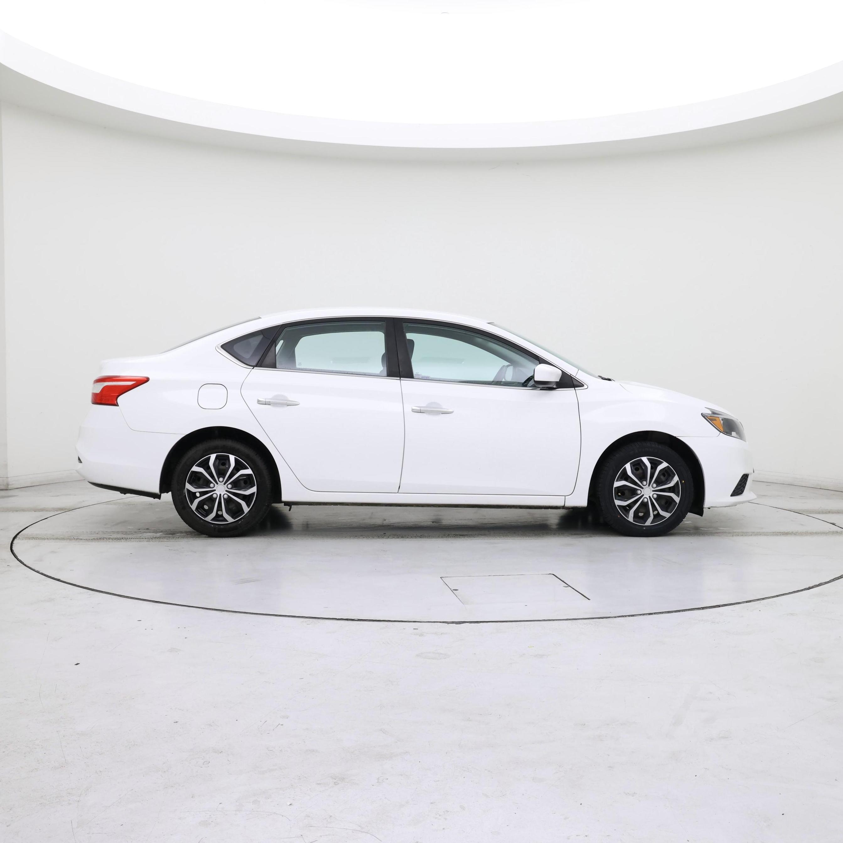 Thumbnail: 2017 Nissan Sentra - 7