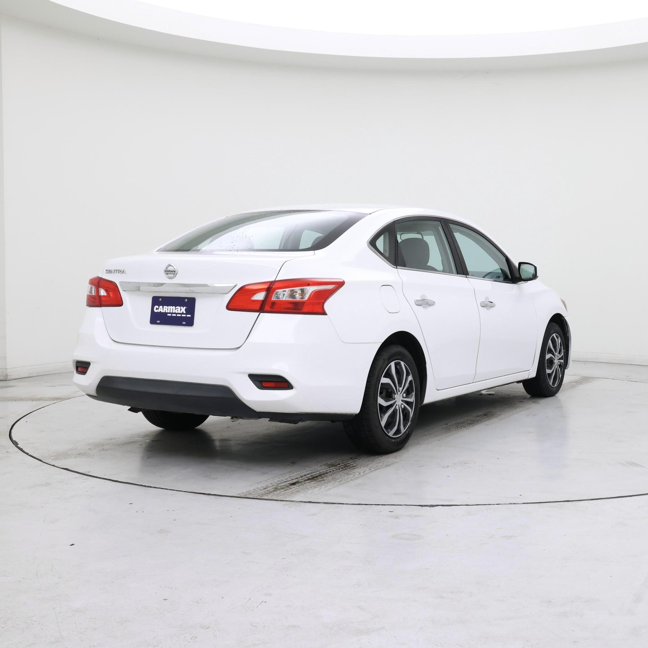Thumbnail: 2017 Nissan Sentra - 8