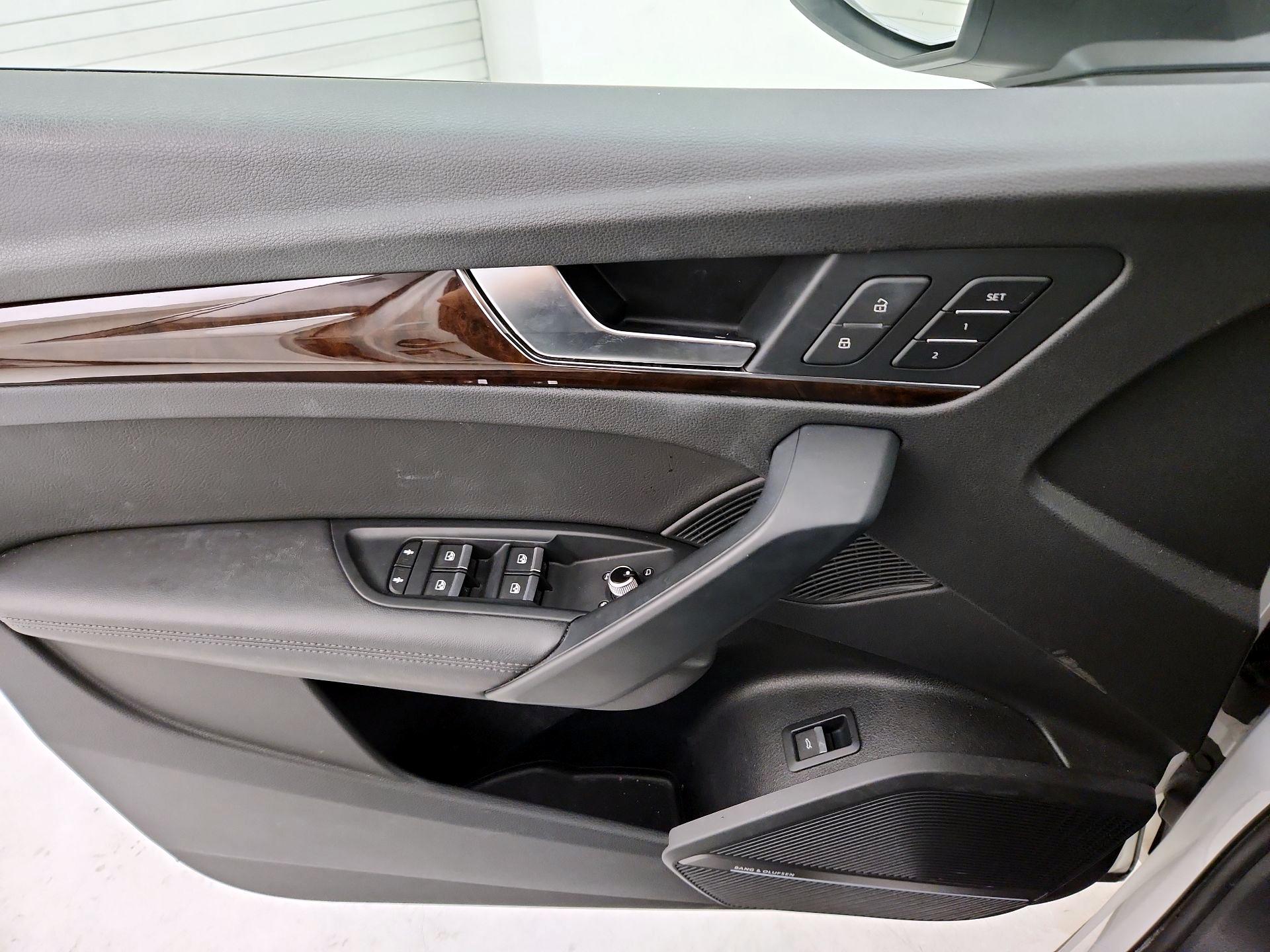 Thumbnail: 2019 Audi Q5 - 12