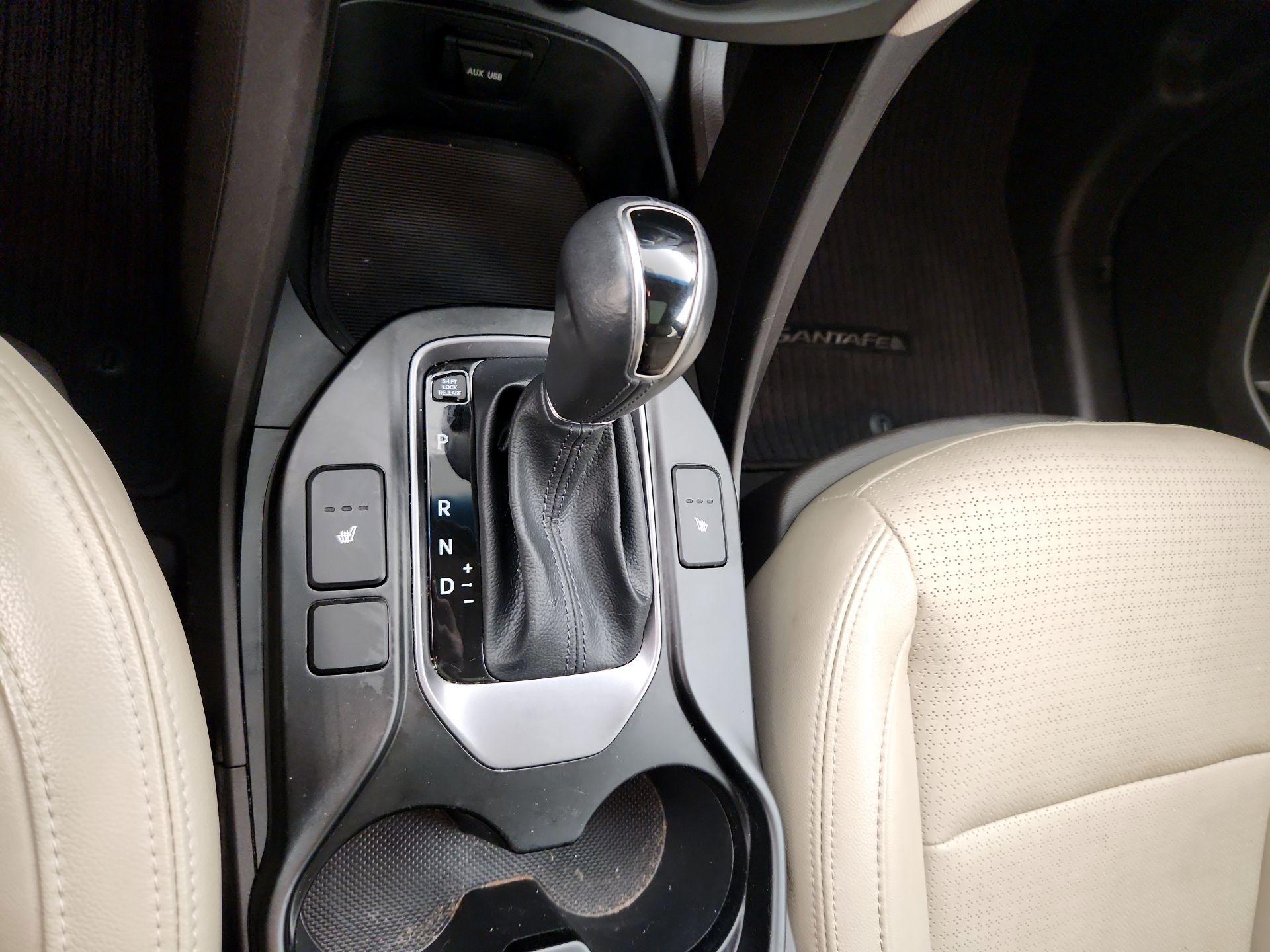 Thumbnail: 2013 Hyundai Santa Fe - 18
