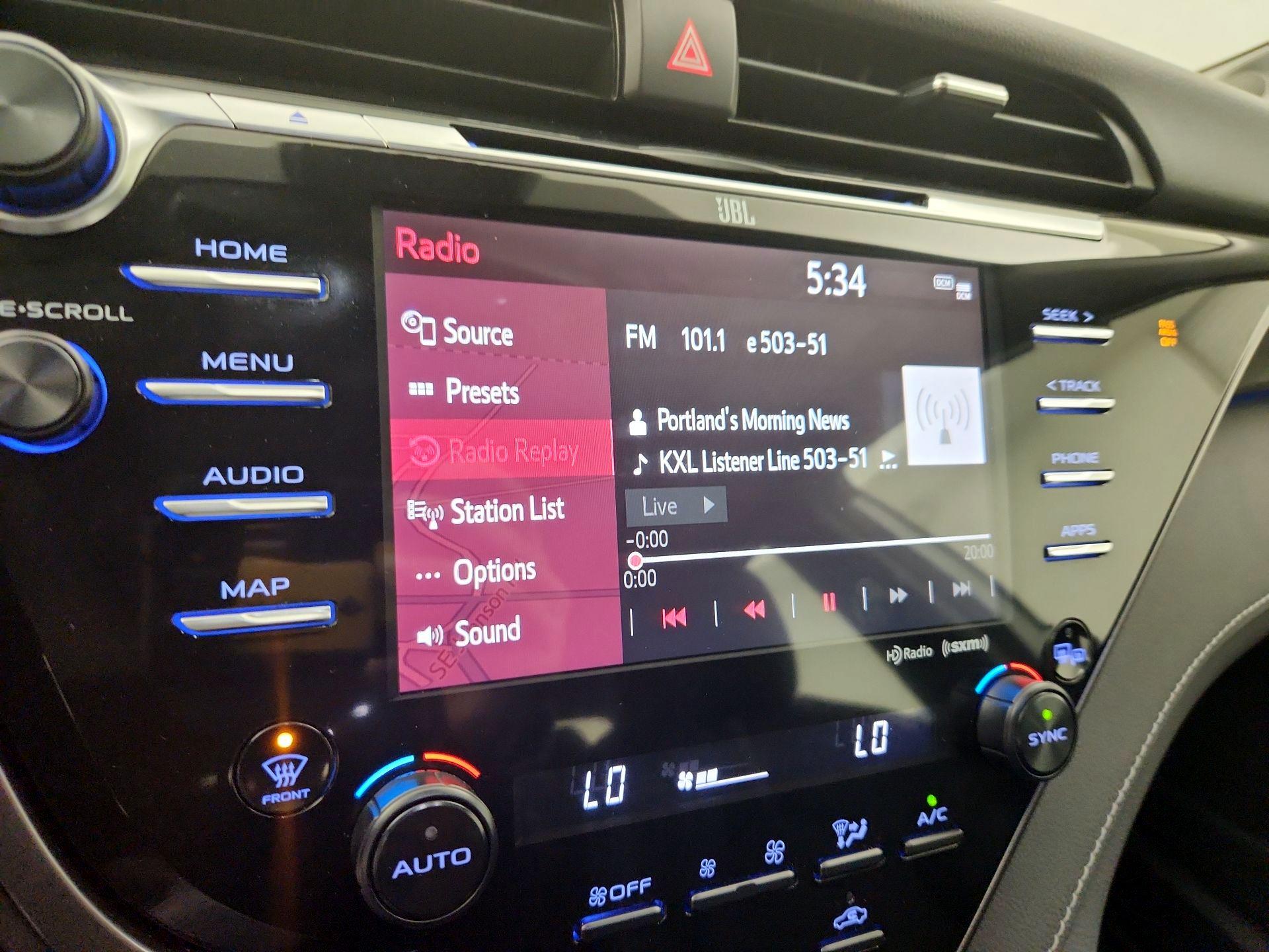 Thumbnail: 2019 Toyota Camry - 16