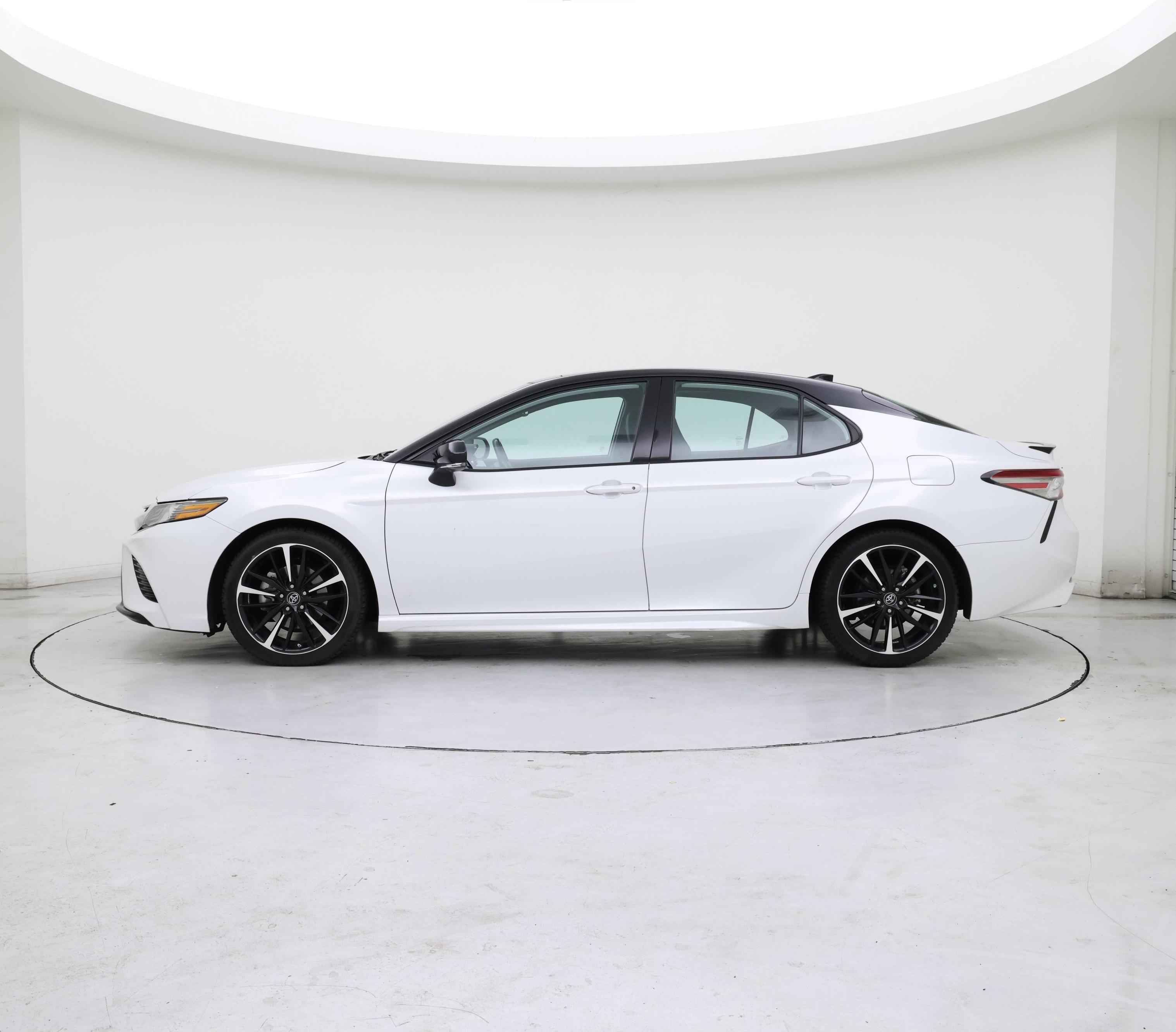 Thumbnail: 2019 Toyota Camry - 3