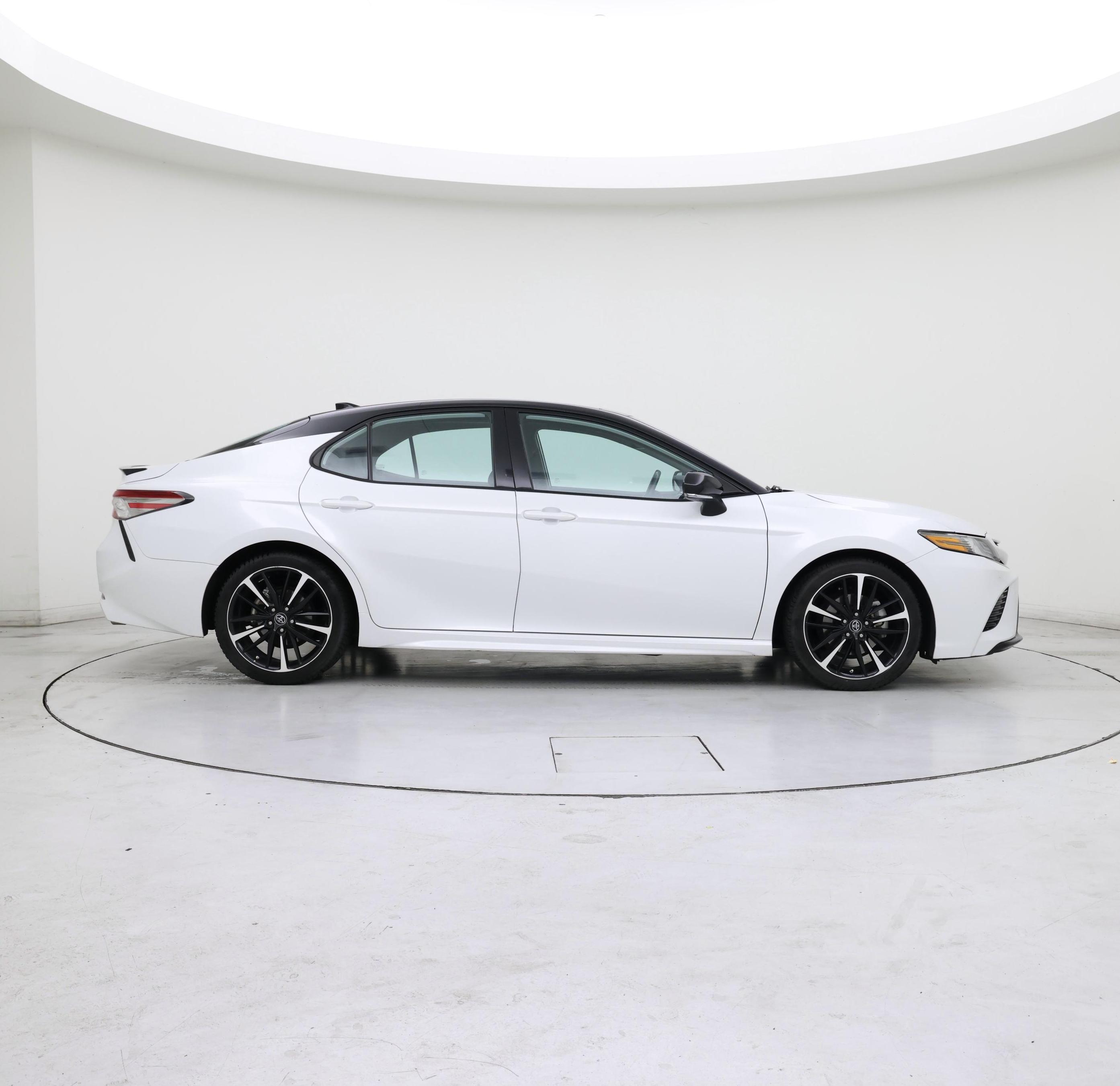 Thumbnail: 2019 Toyota Camry - 7