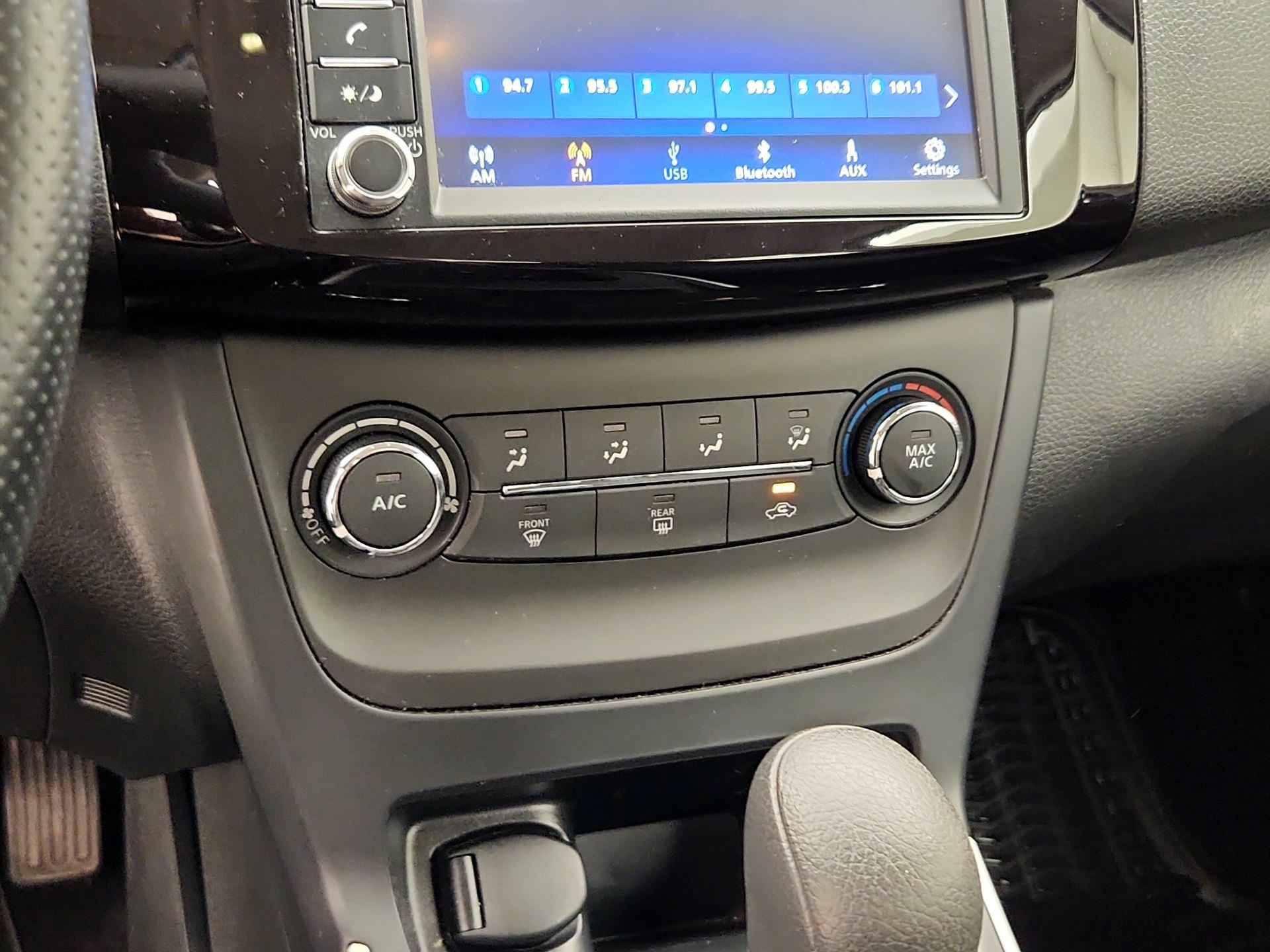 Thumbnail: 2019 Nissan Sentra - 16