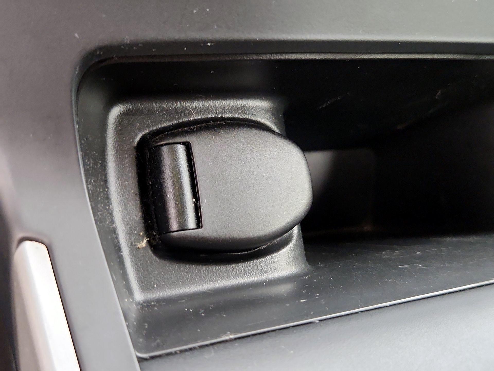 Thumbnail: 2019 Nissan Sentra - 18