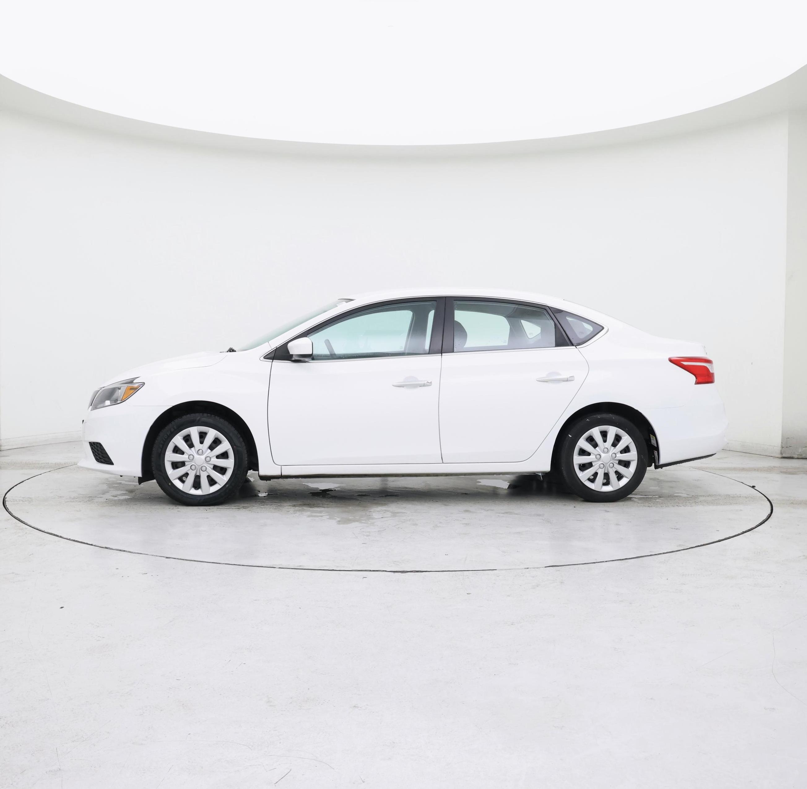 Thumbnail: 2019 Nissan Sentra - 3