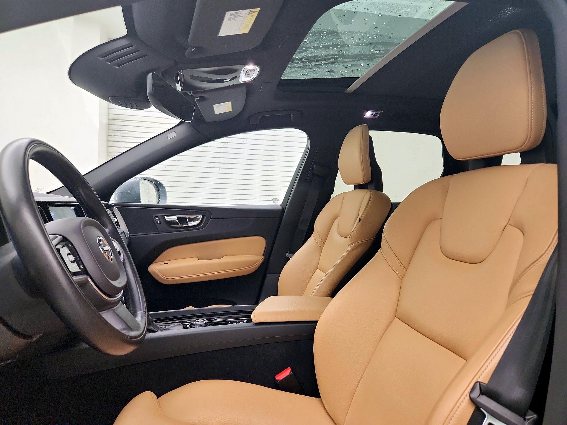 Thumbnail: 2018 Volvo XC60 - 19