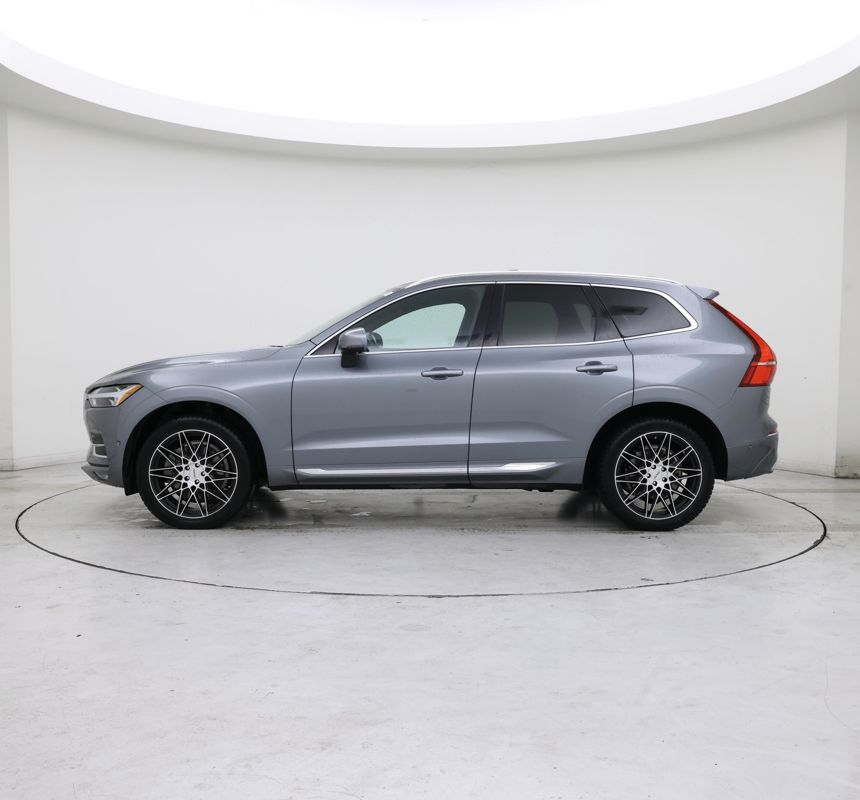 Thumbnail: 2018 Volvo XC60 - 3