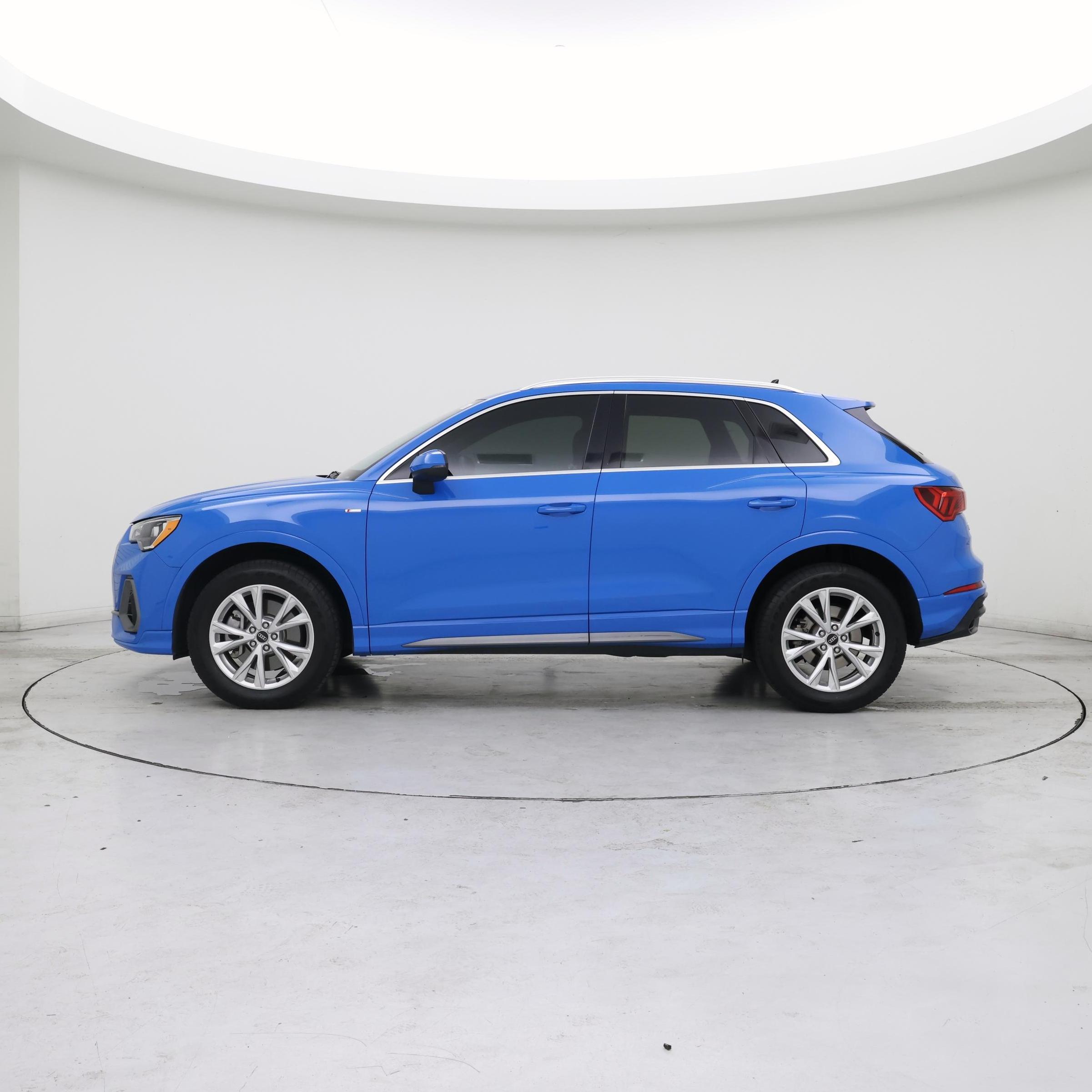 Thumbnail: 2022 Audi Q3 - 3