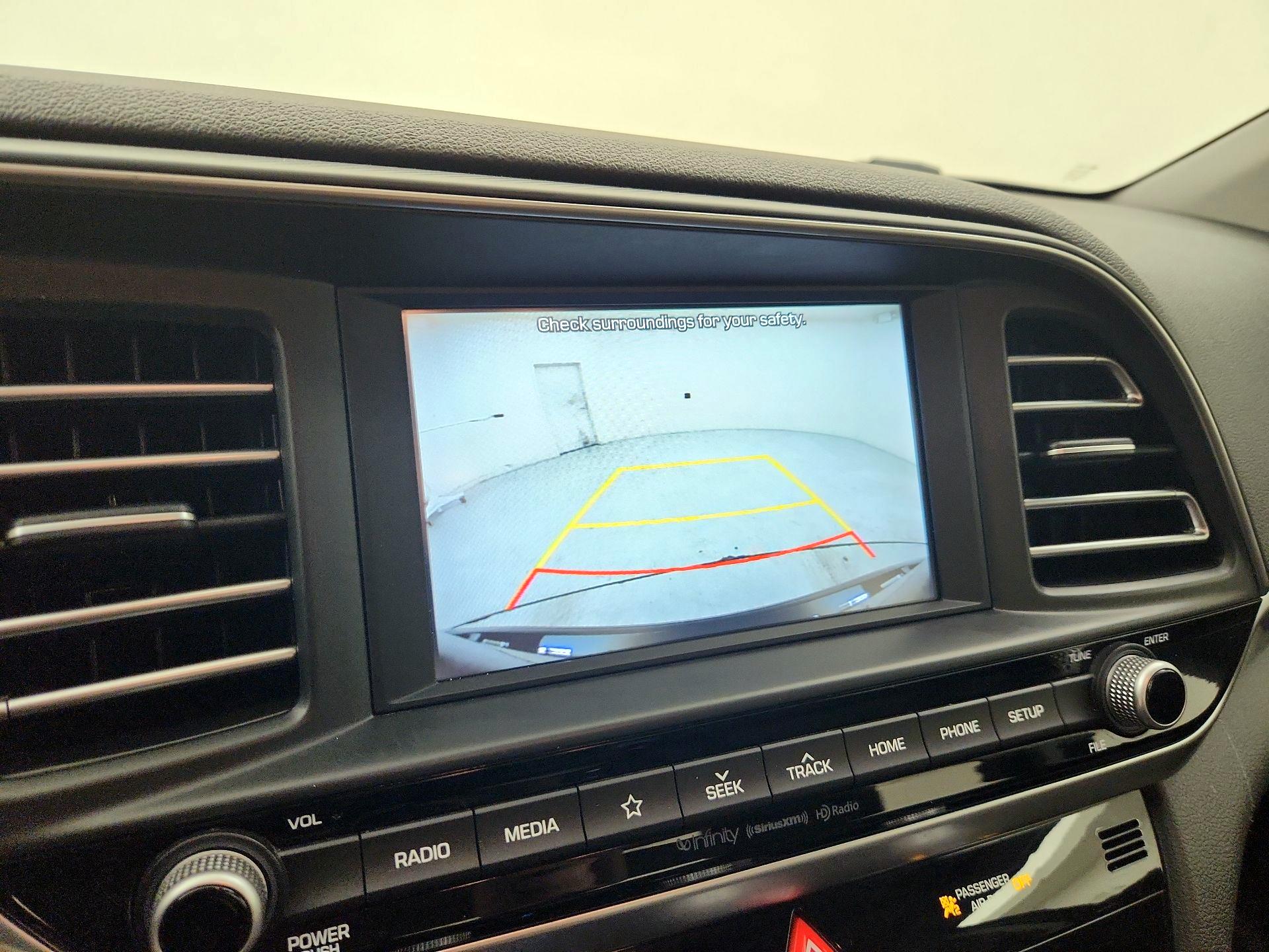 Thumbnail: 2020 Hyundai Elantra - 14