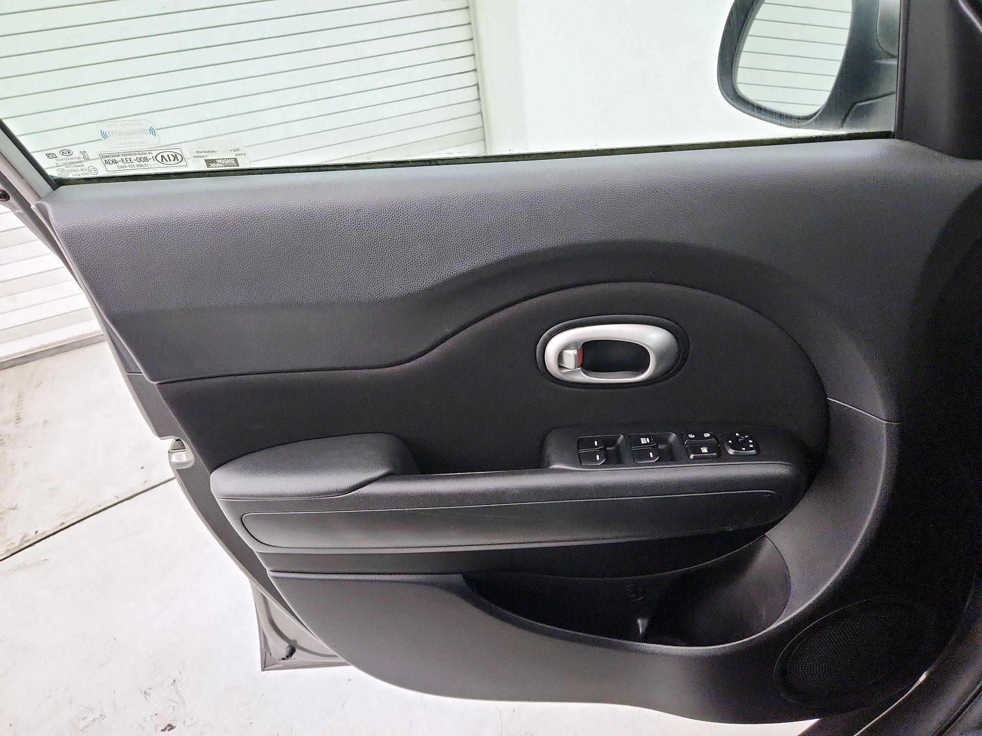 Thumbnail: 2016 Kia Soul - 12