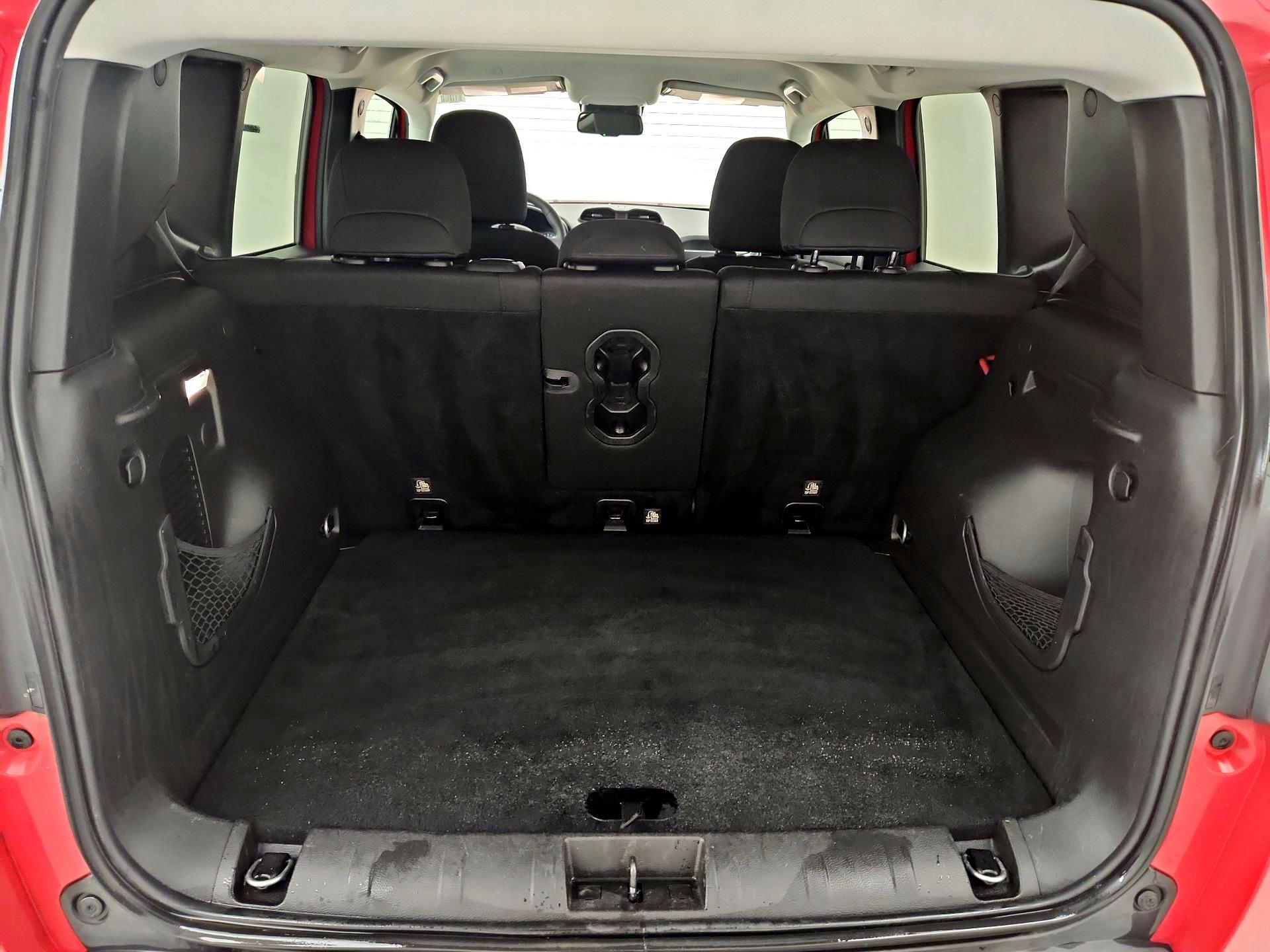 Thumbnail: 2018 Jeep Renegade - 20