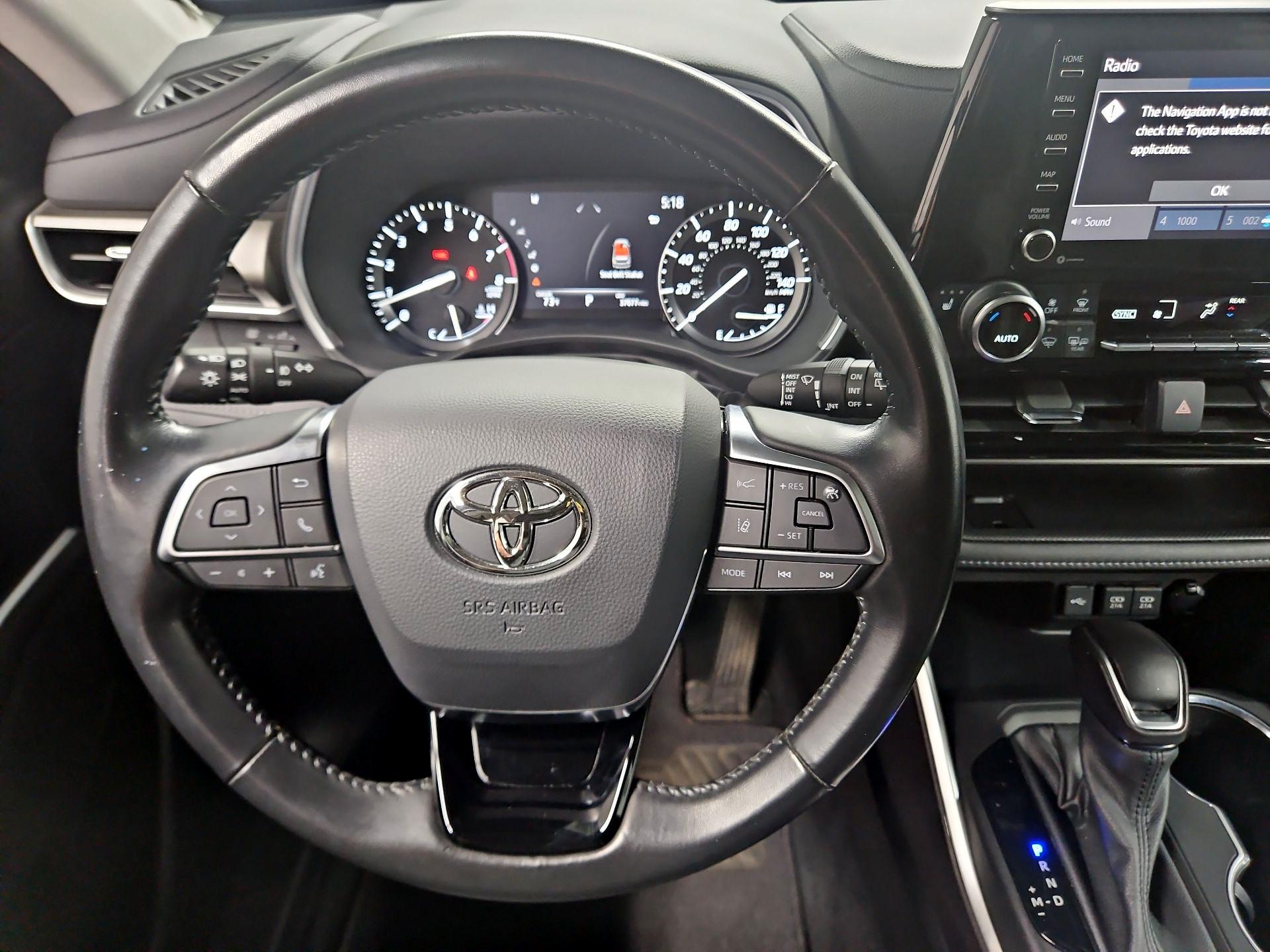 Thumbnail: 2021 Toyota Highlander - 10