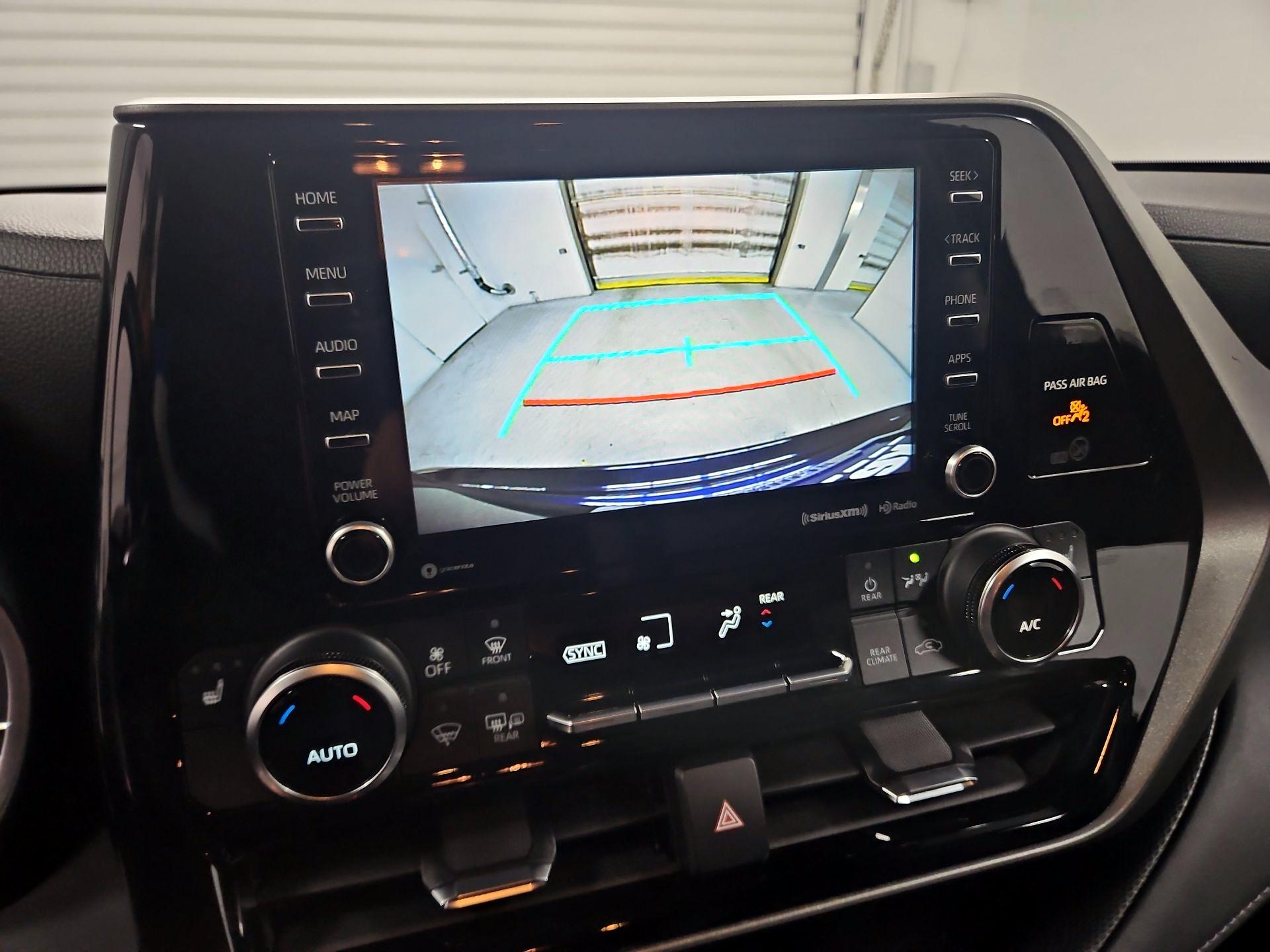 Thumbnail: 2021 Toyota Highlander - 14