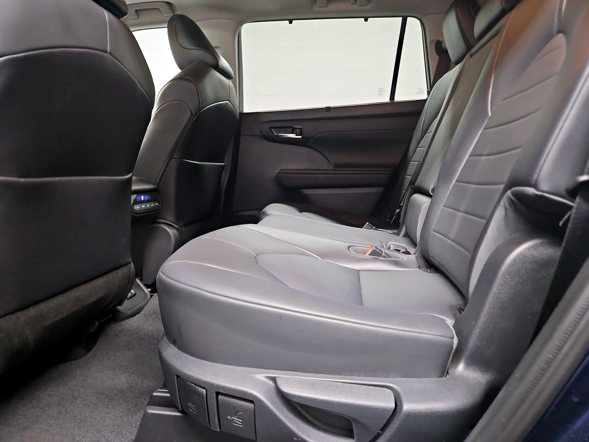 Thumbnail: 2021 Toyota Highlander - 20
