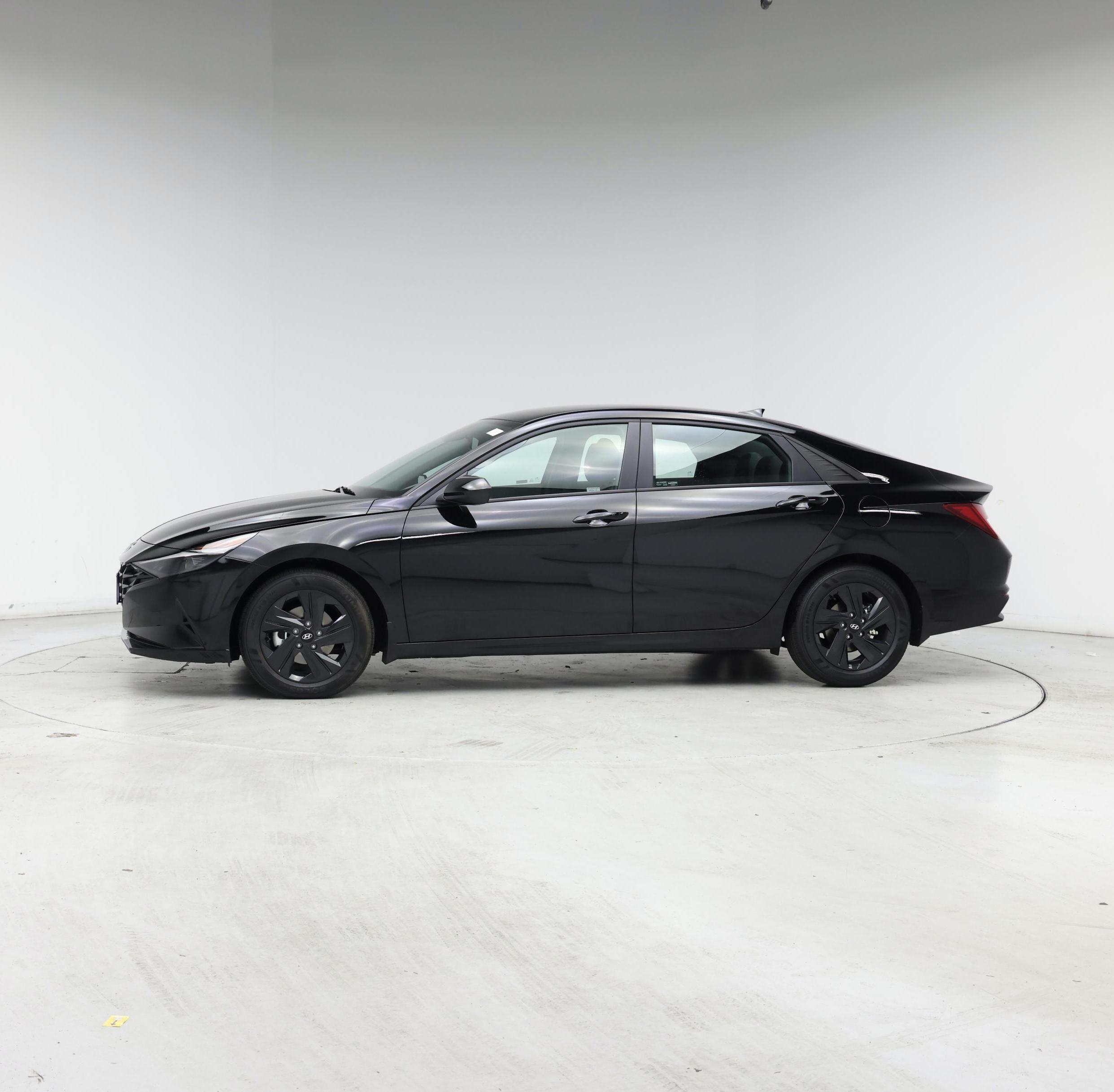 Thumbnail: 2023 Hyundai Elantra - 3