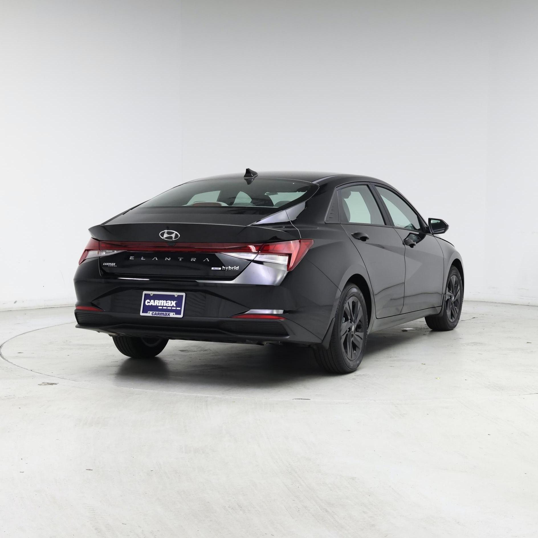 Thumbnail: 2023 Hyundai Elantra - 8