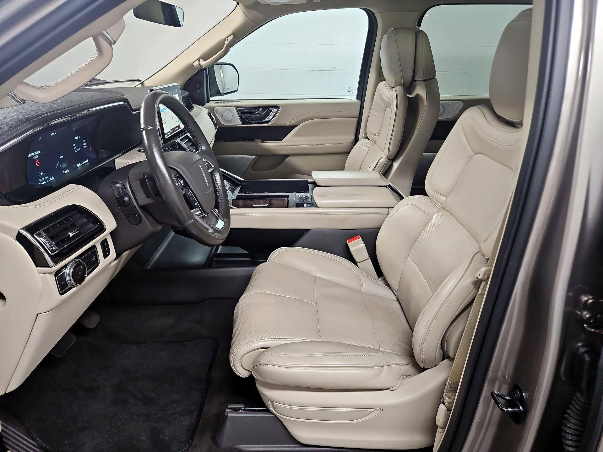 Thumbnail: 2019 Lincoln Navigator - 11
