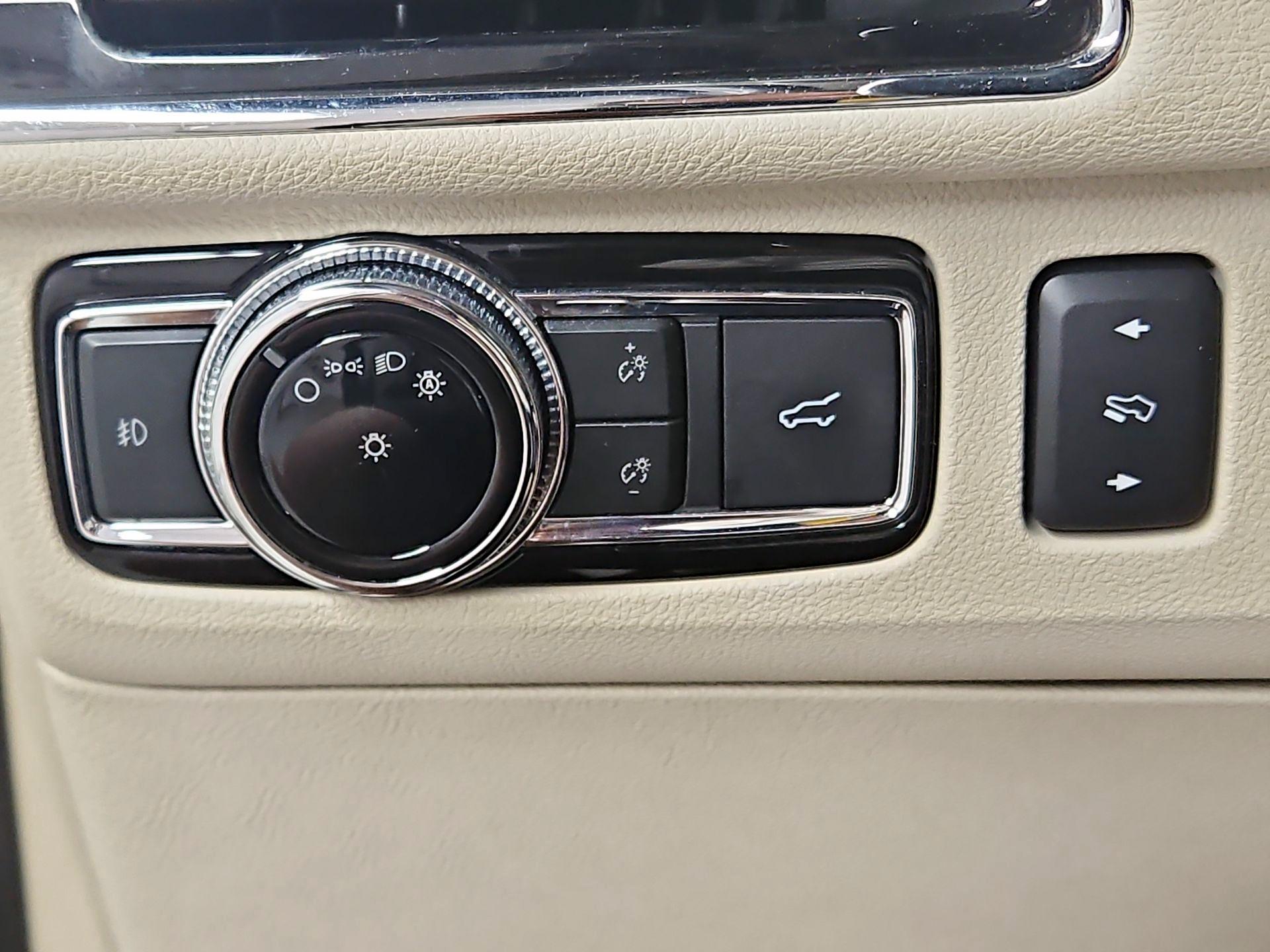 Thumbnail: 2019 Lincoln Navigator - 13