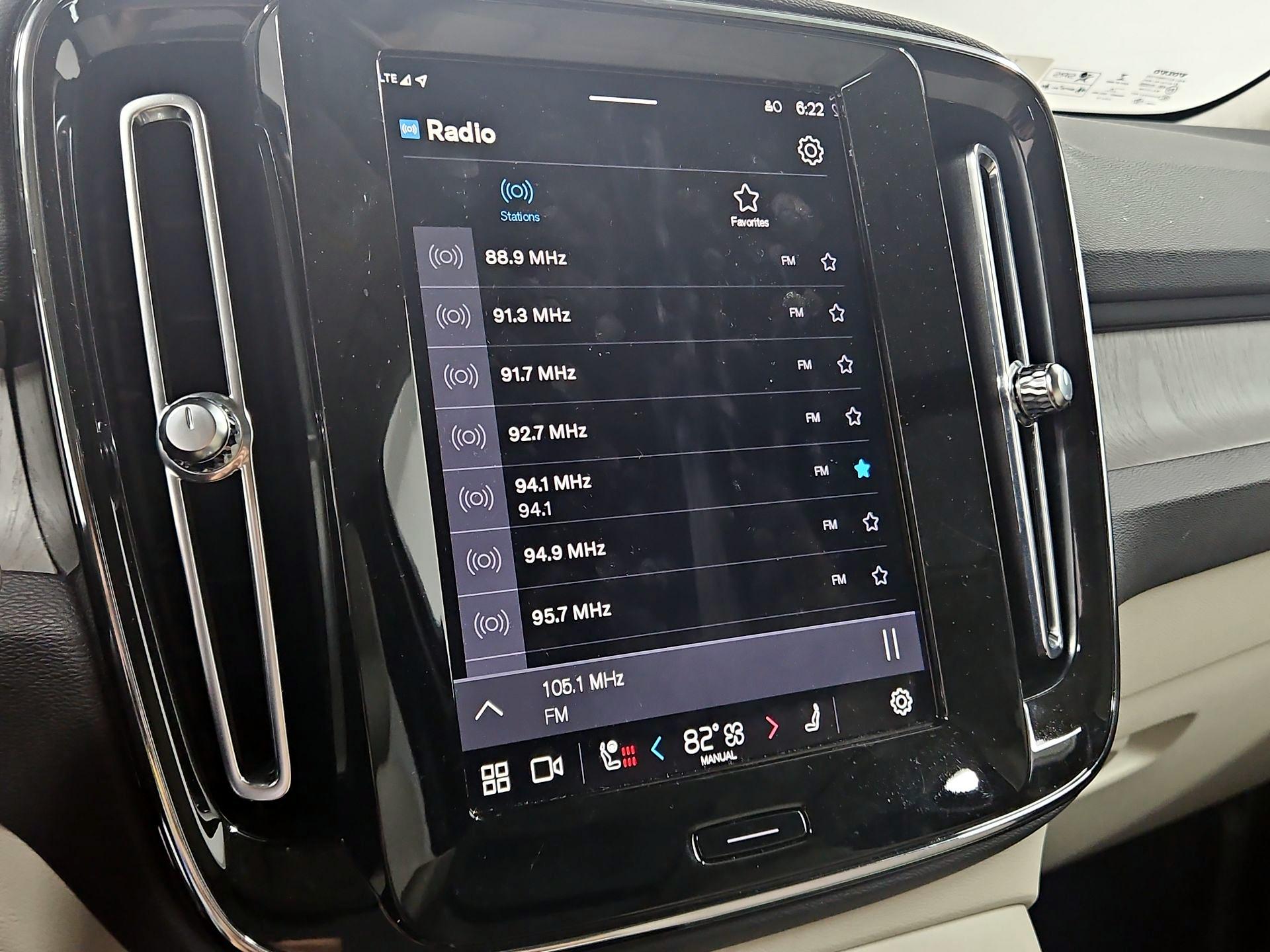 Thumbnail: 2023 Volvo XC40 - 15