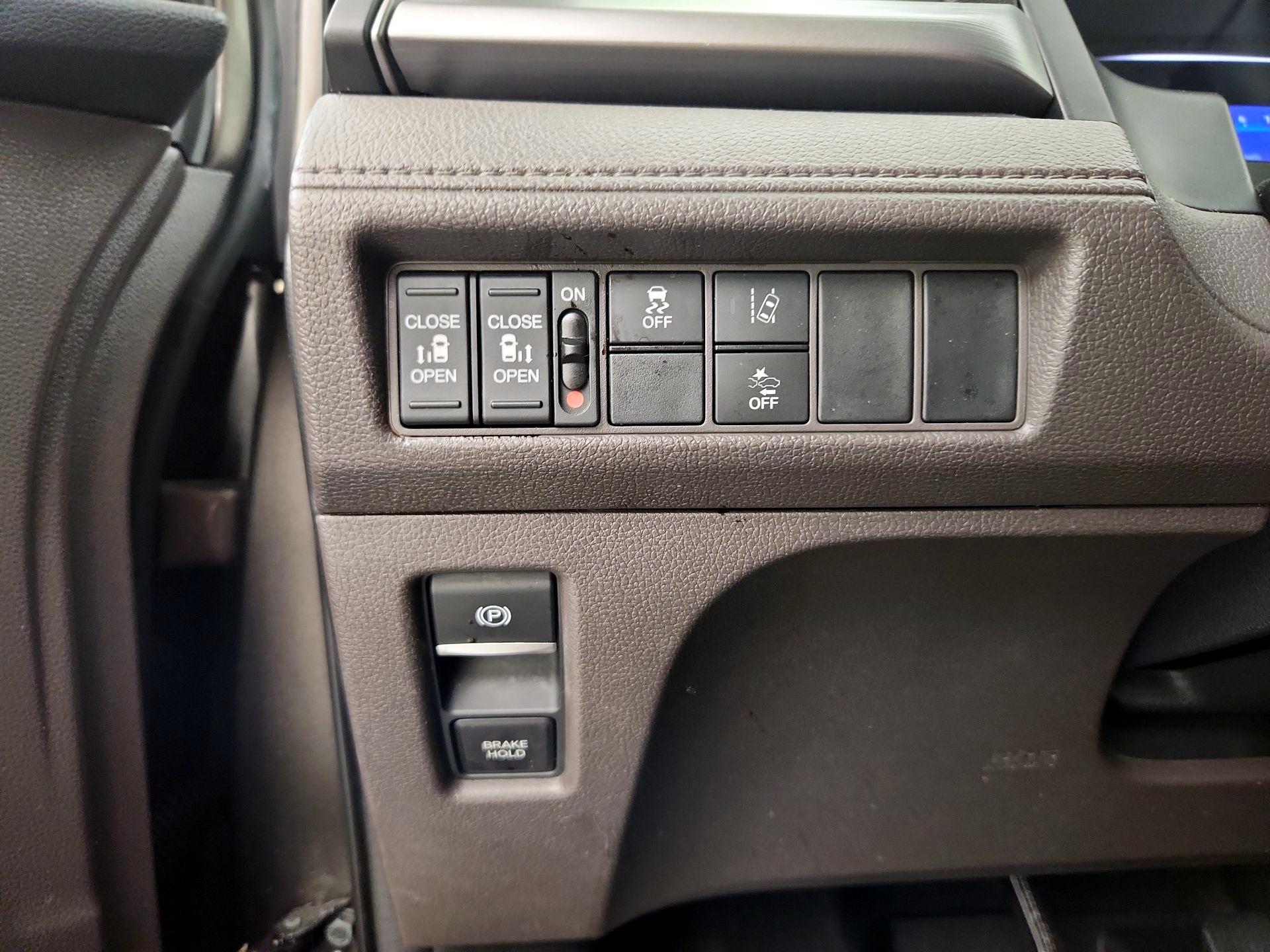Thumbnail: 2019 Honda Odyssey - 13
