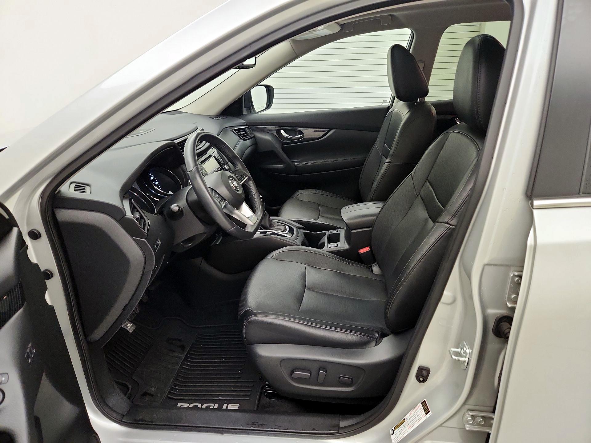Thumbnail: 2017 Nissan Rogue - 11