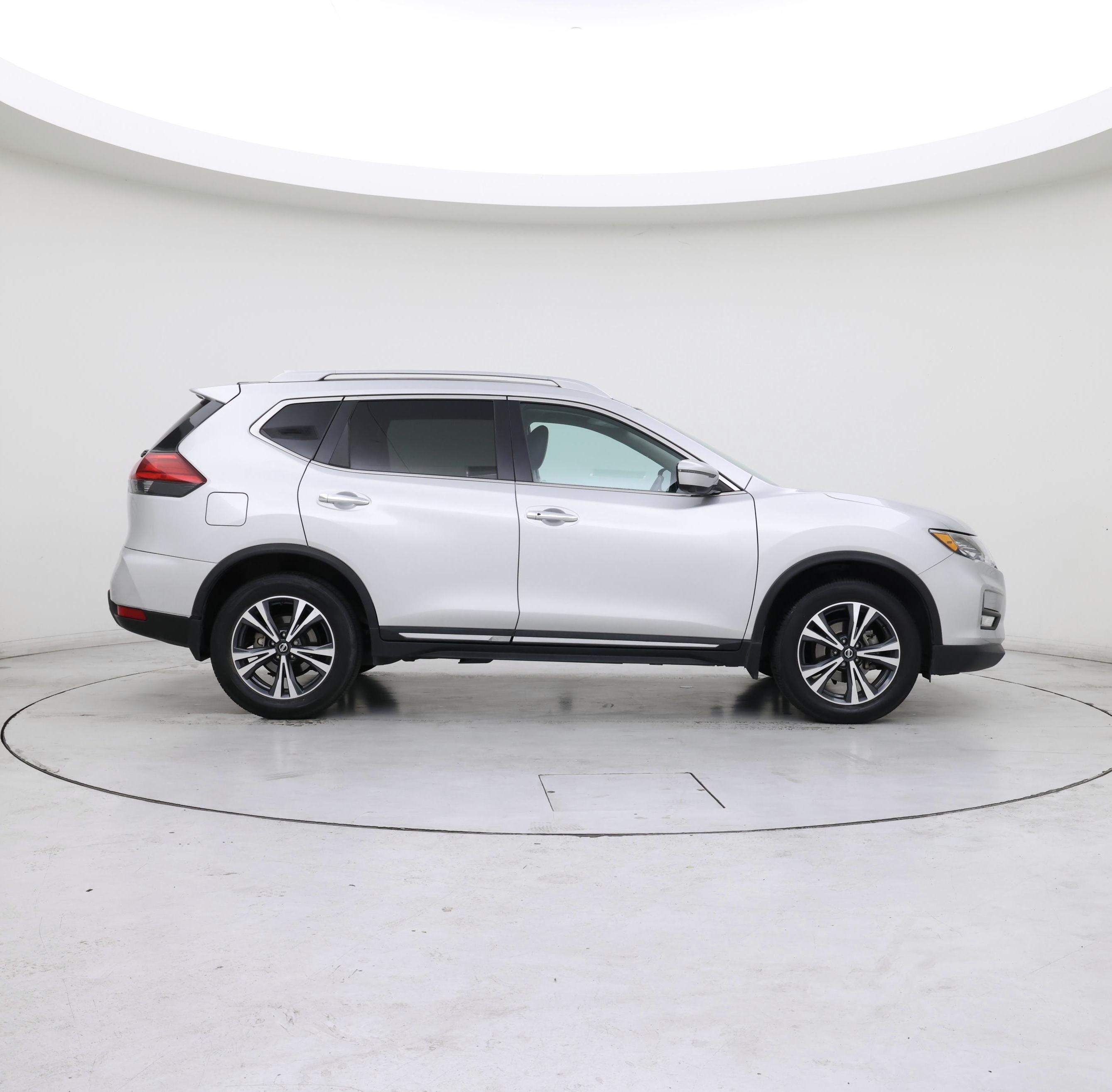 Thumbnail: 2017 Nissan Rogue - 7