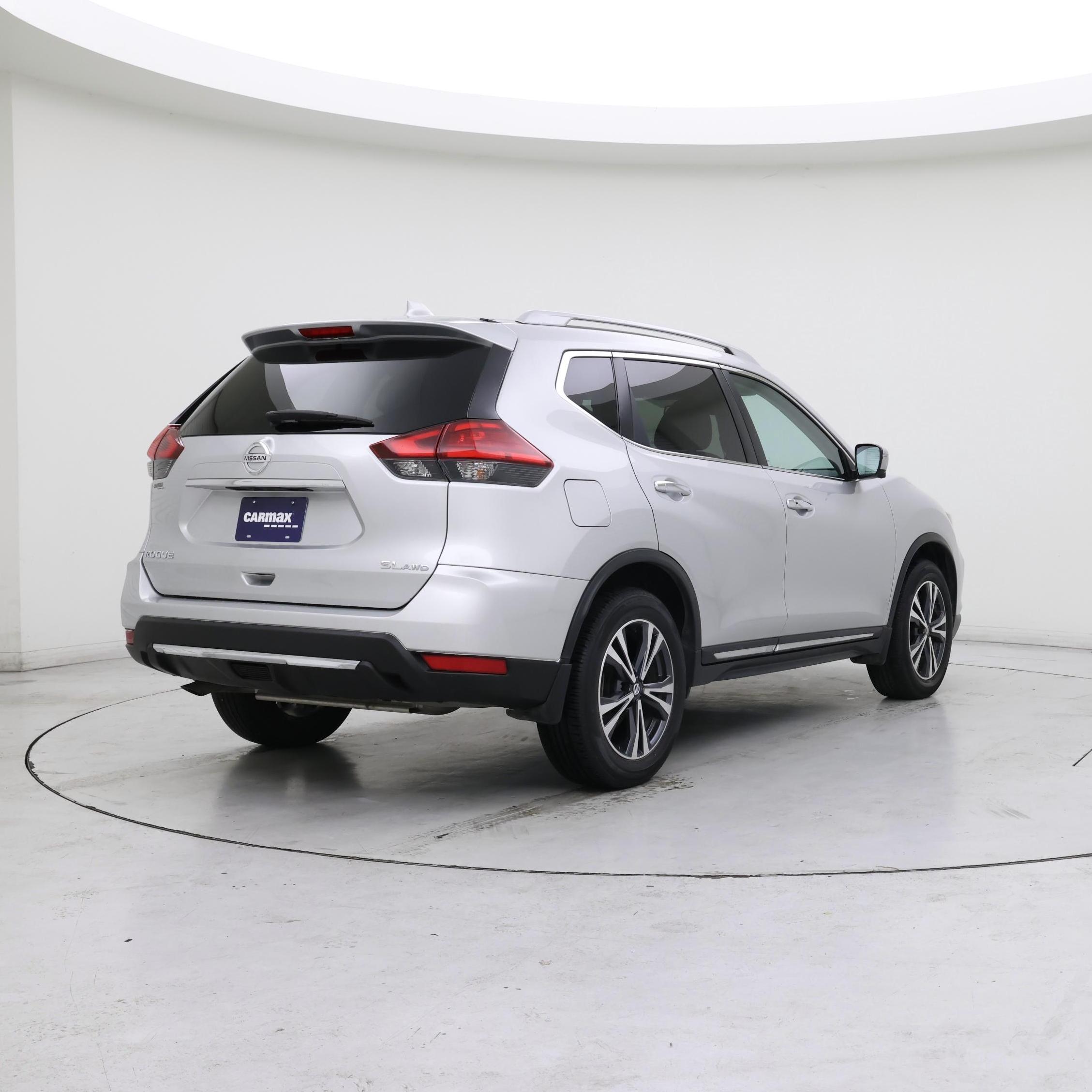 Thumbnail: 2017 Nissan Rogue - 8