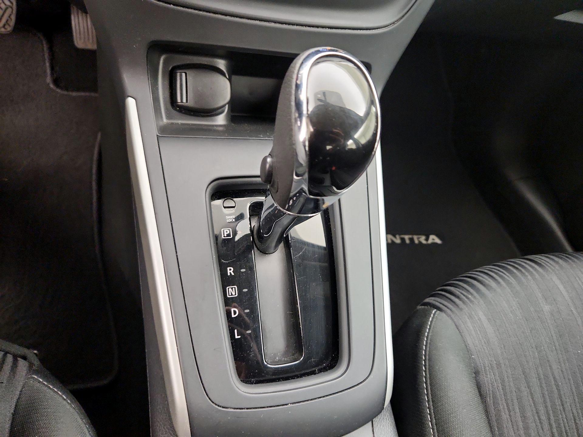 Thumbnail: 2019 Nissan Sentra - 17