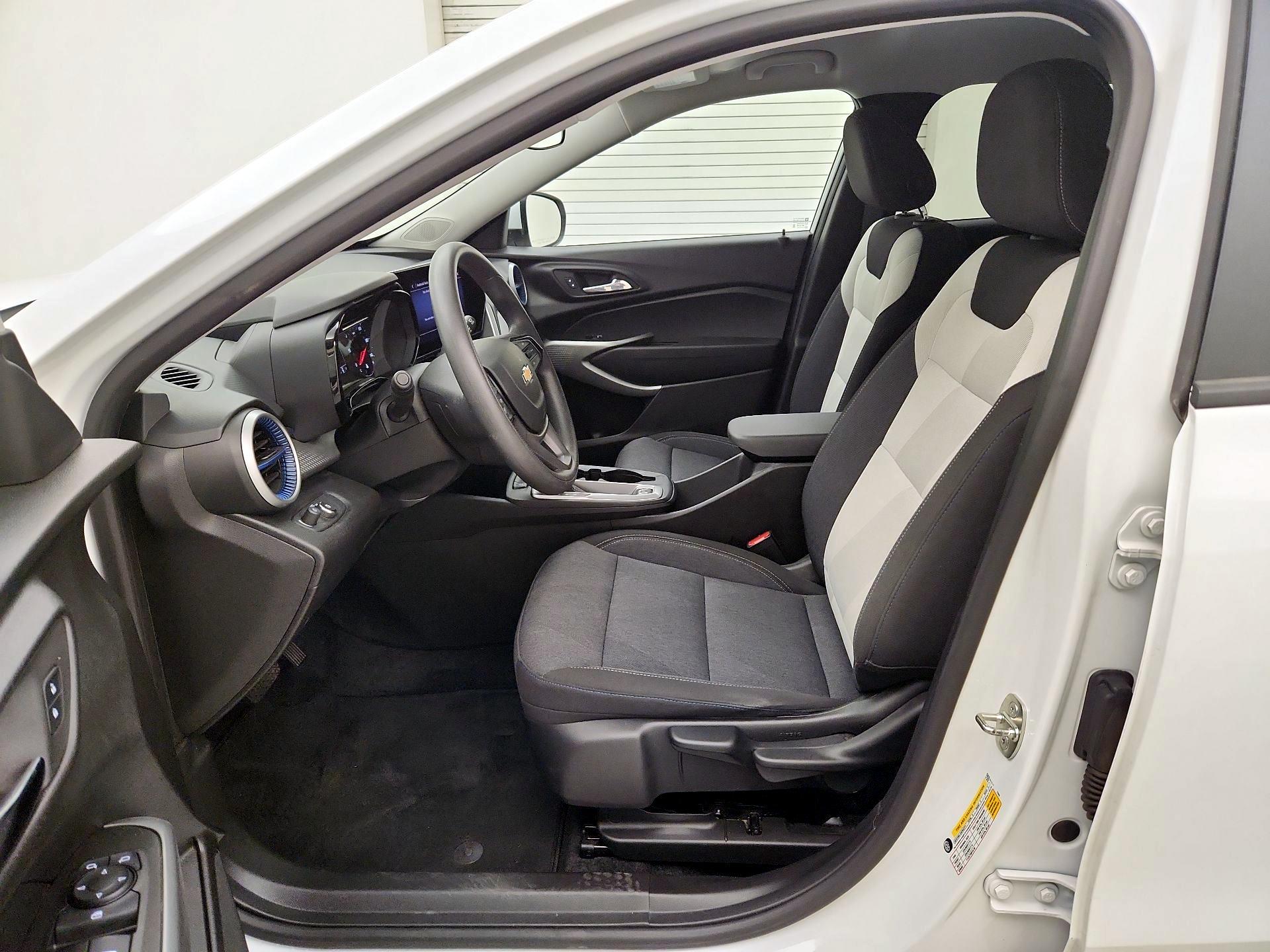 Thumbnail: 2024 Chevrolet Trax - 11