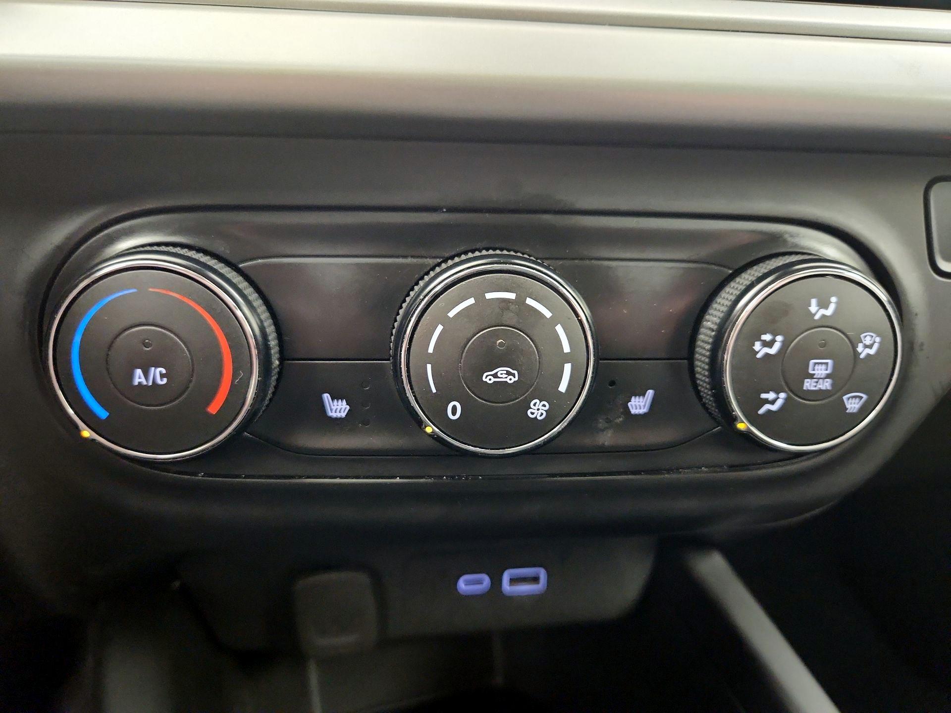 Thumbnail: 2024 Chevrolet Trax - 17