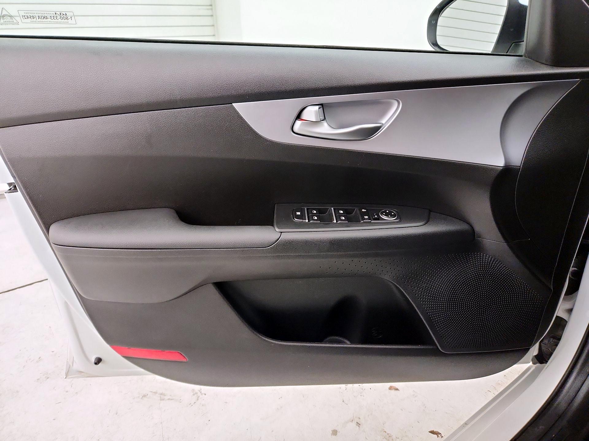 Thumbnail: 2023 Kia Forte - 12