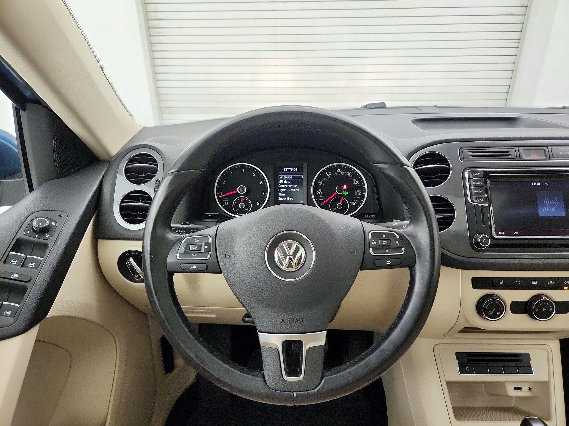 Thumbnail: 2017 Volkswagen Tiguan - 10