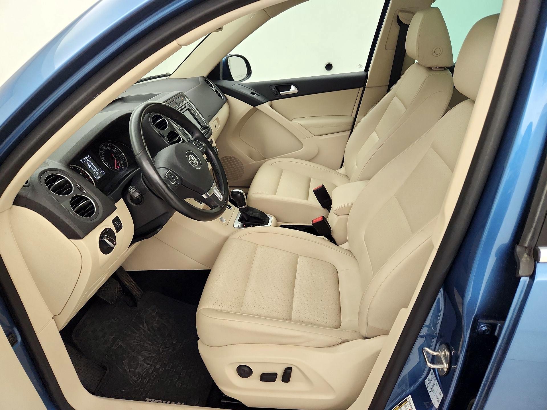 Thumbnail: 2017 Volkswagen Tiguan - 11