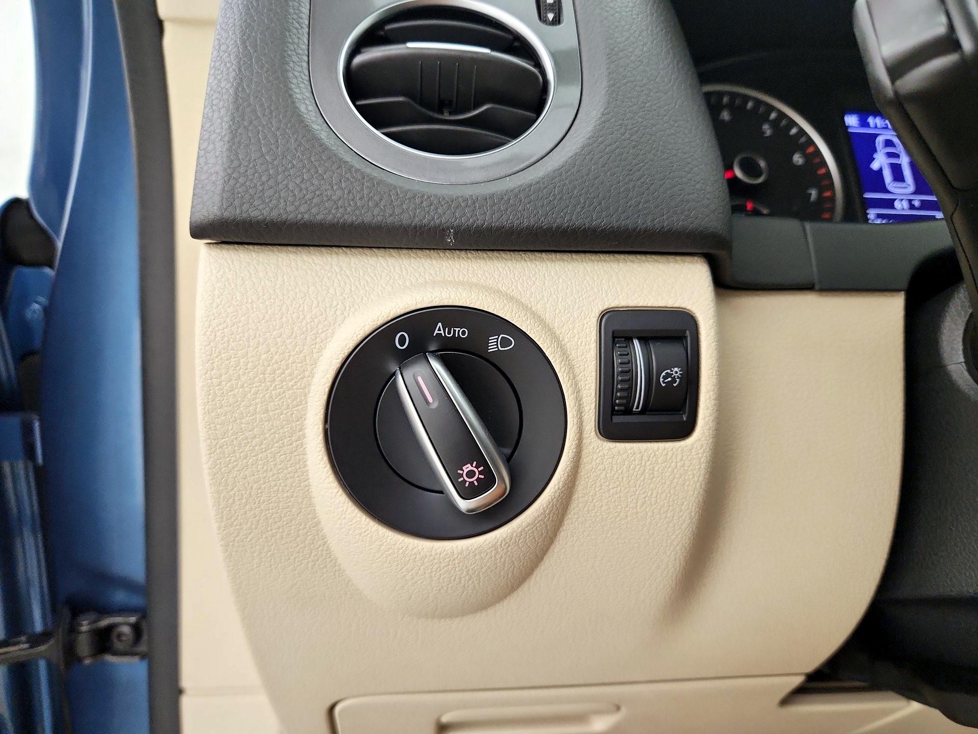 Thumbnail: 2017 Volkswagen Tiguan - 13
