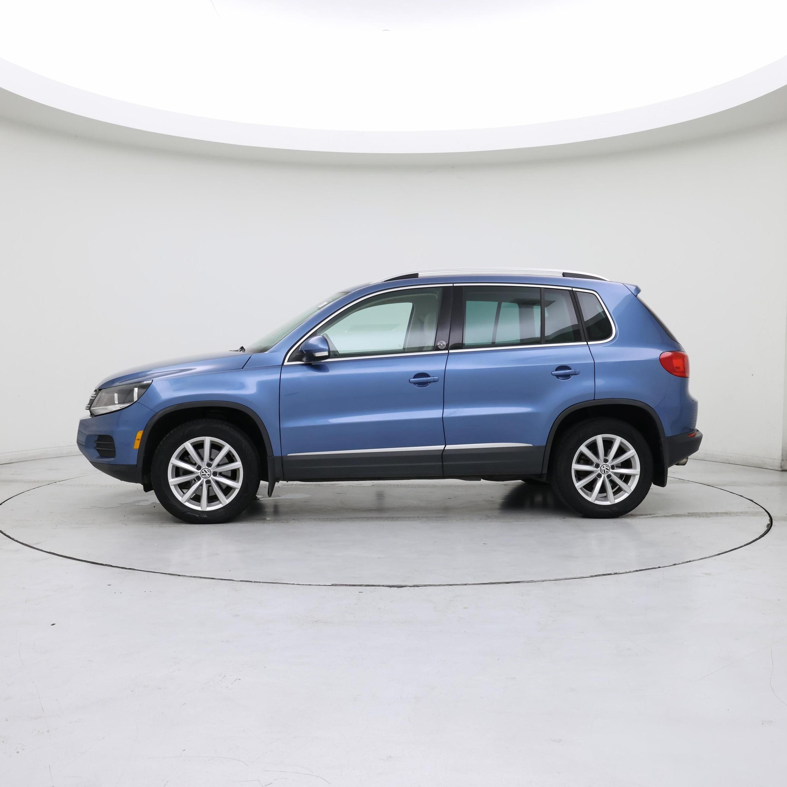 Thumbnail: 2017 Volkswagen Tiguan - 3