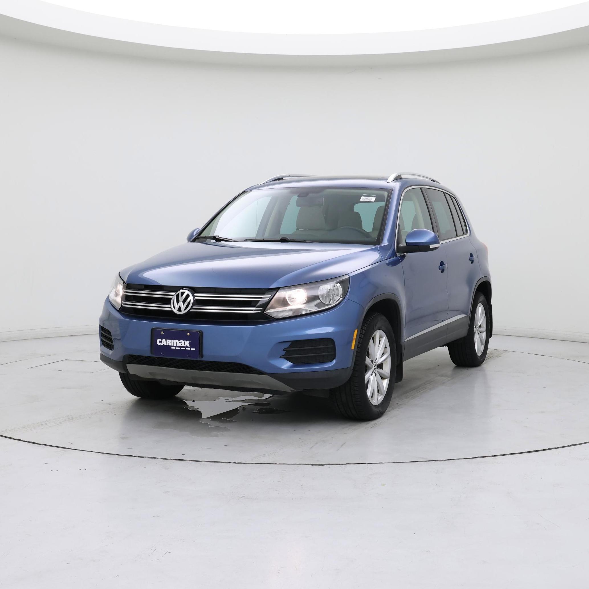 Thumbnail: 2017 Volkswagen Tiguan - 4
