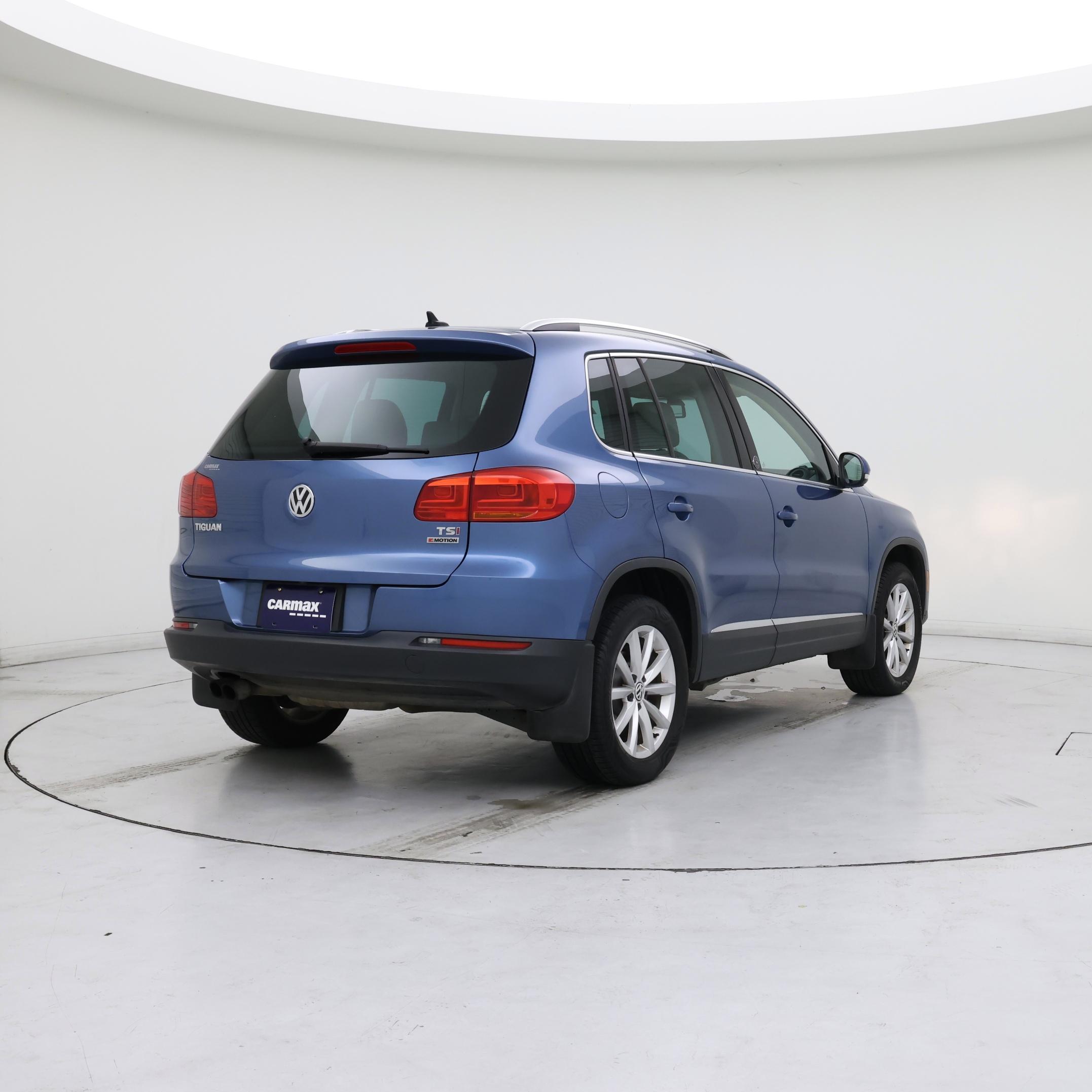 Thumbnail: 2017 Volkswagen Tiguan - 8