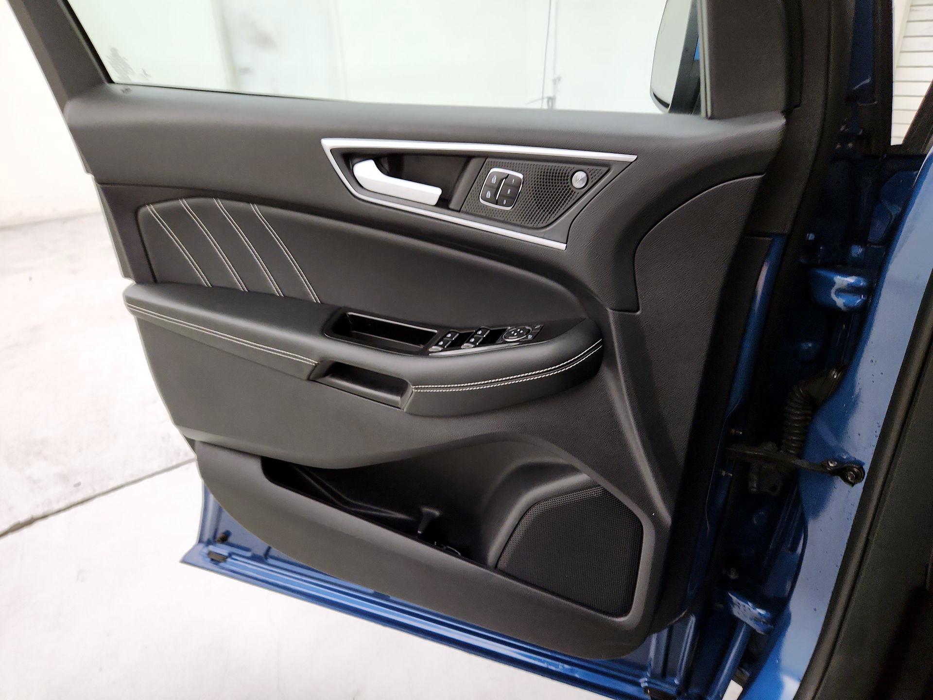 Thumbnail: 2019 Ford Edge - 12