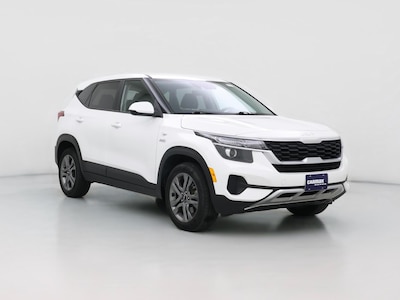 White 2023 Kia Seltos LX