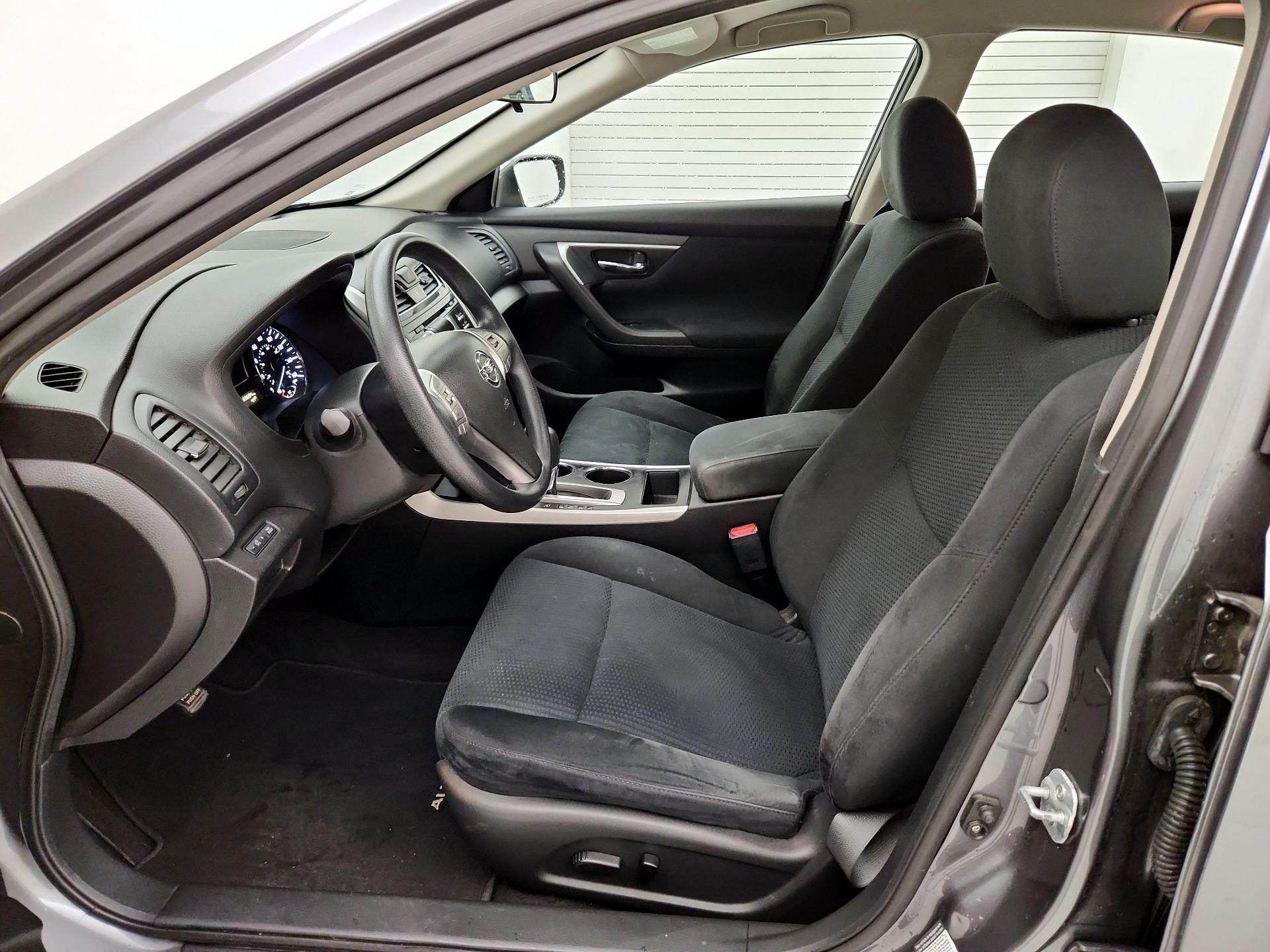 Thumbnail: 2015 Nissan Altima - 11
