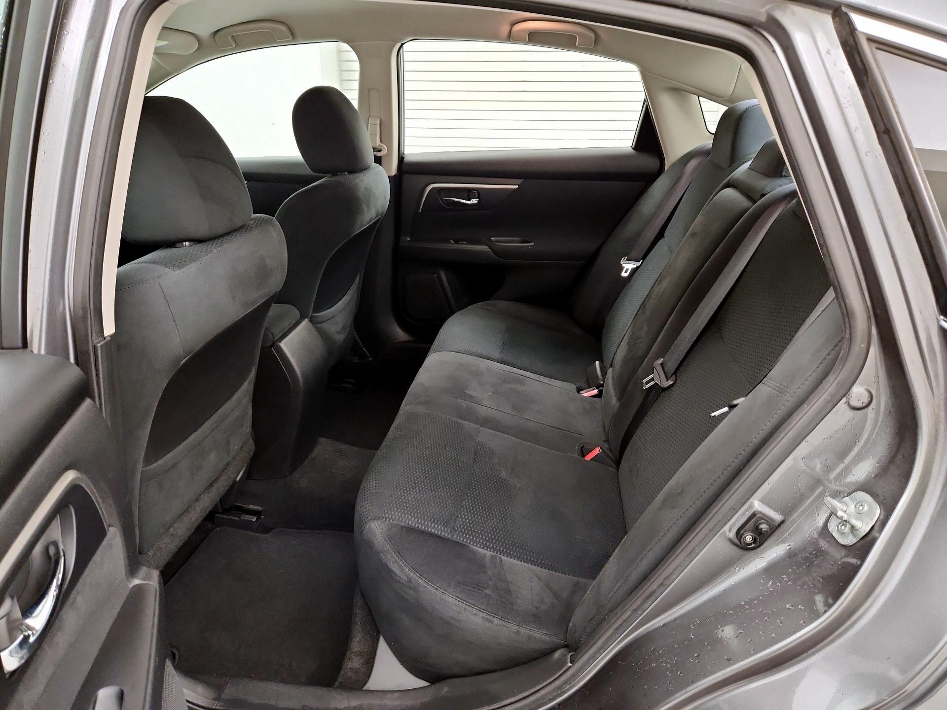Thumbnail: 2015 Nissan Altima - 19