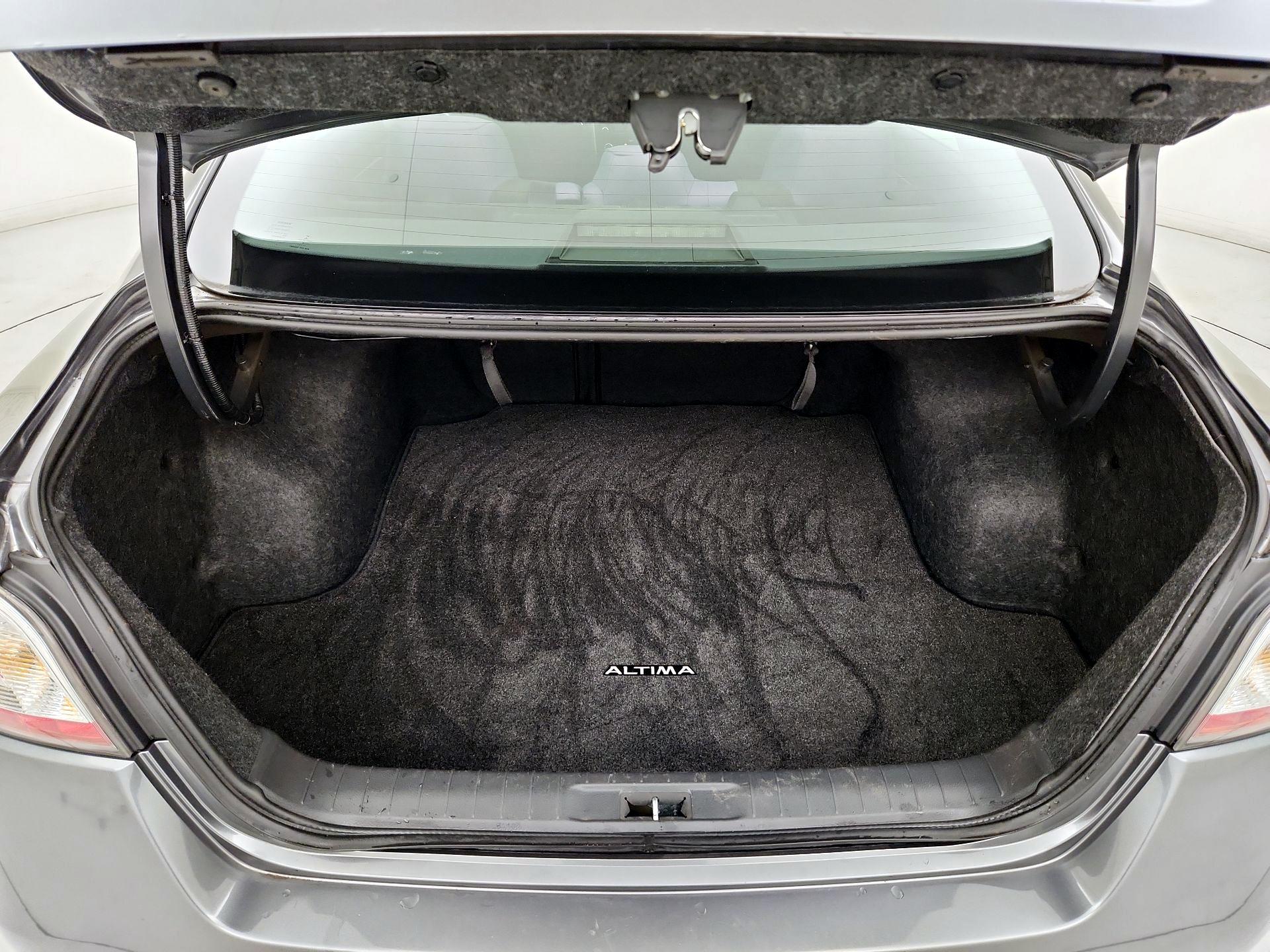 Thumbnail: 2015 Nissan Altima - 20