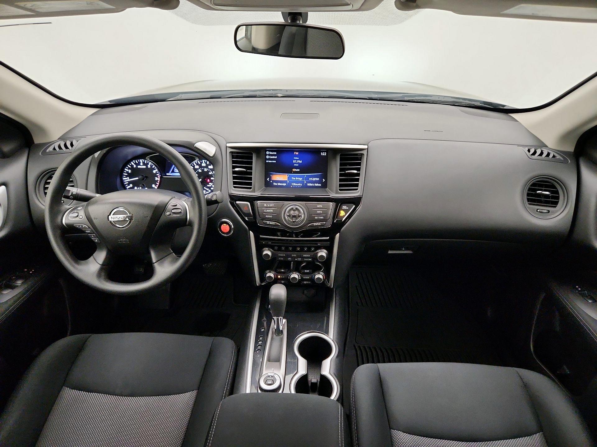 Thumbnail: 2017 Nissan Pathfinder - 9